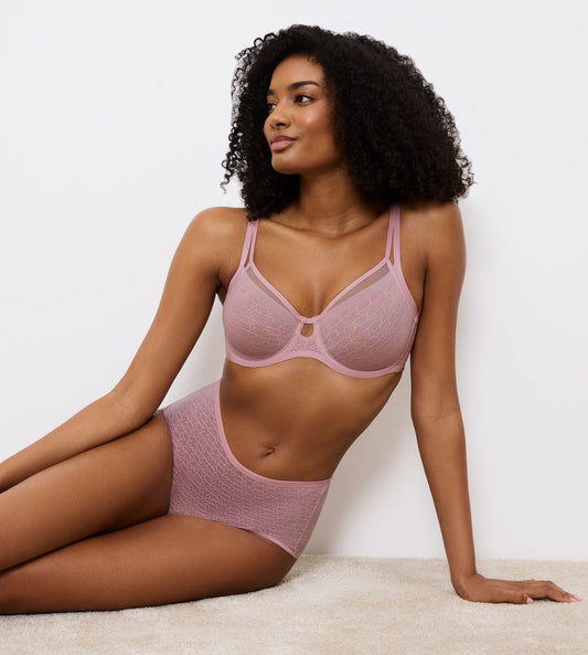 Image of Bras. Productname: Triumph Signature Sheer Minimiser Bra in Blossom Kiss colour by brand - Triumph