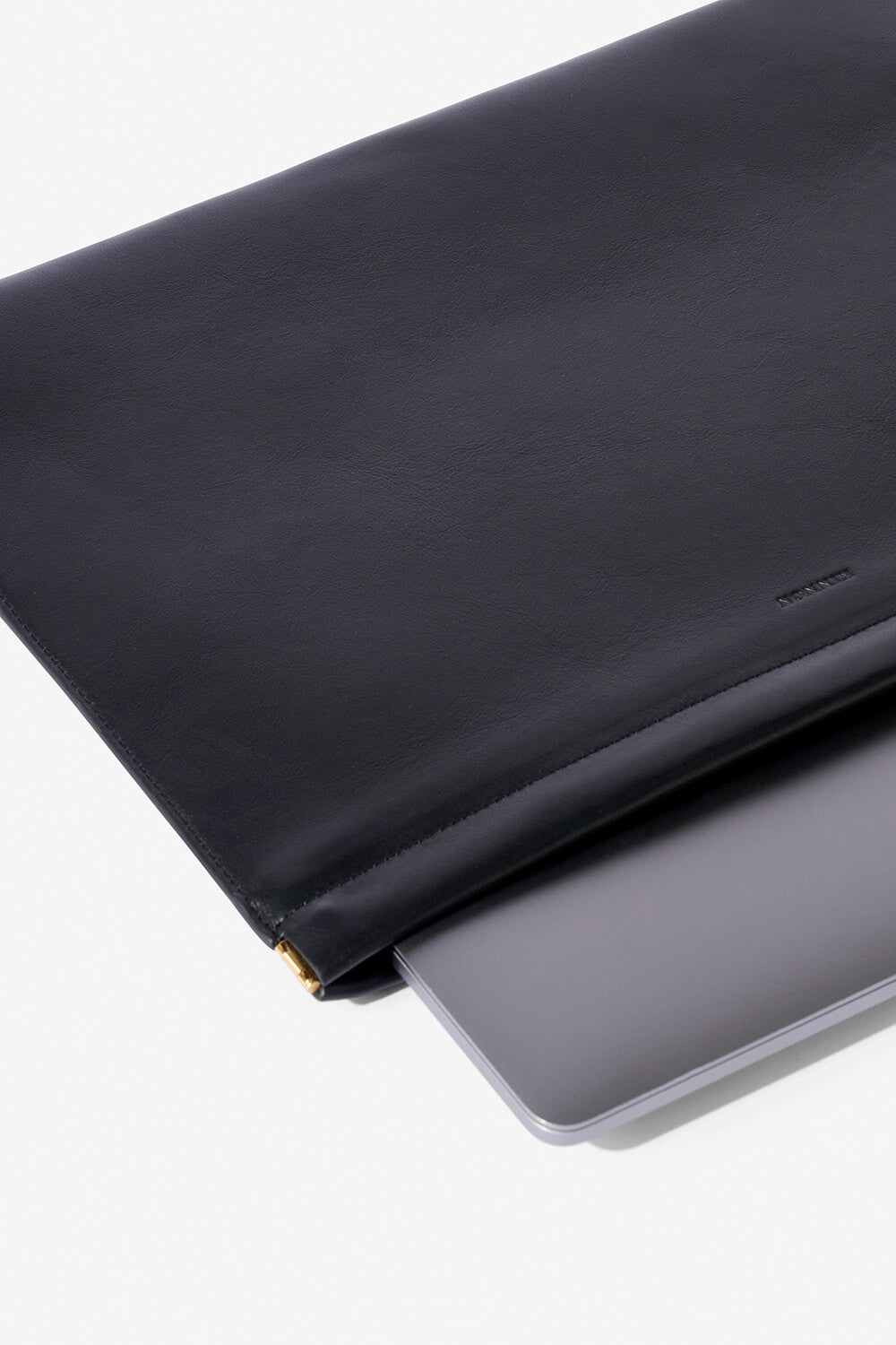 KINNON BOND LAPTOP SLEEVE (Black)