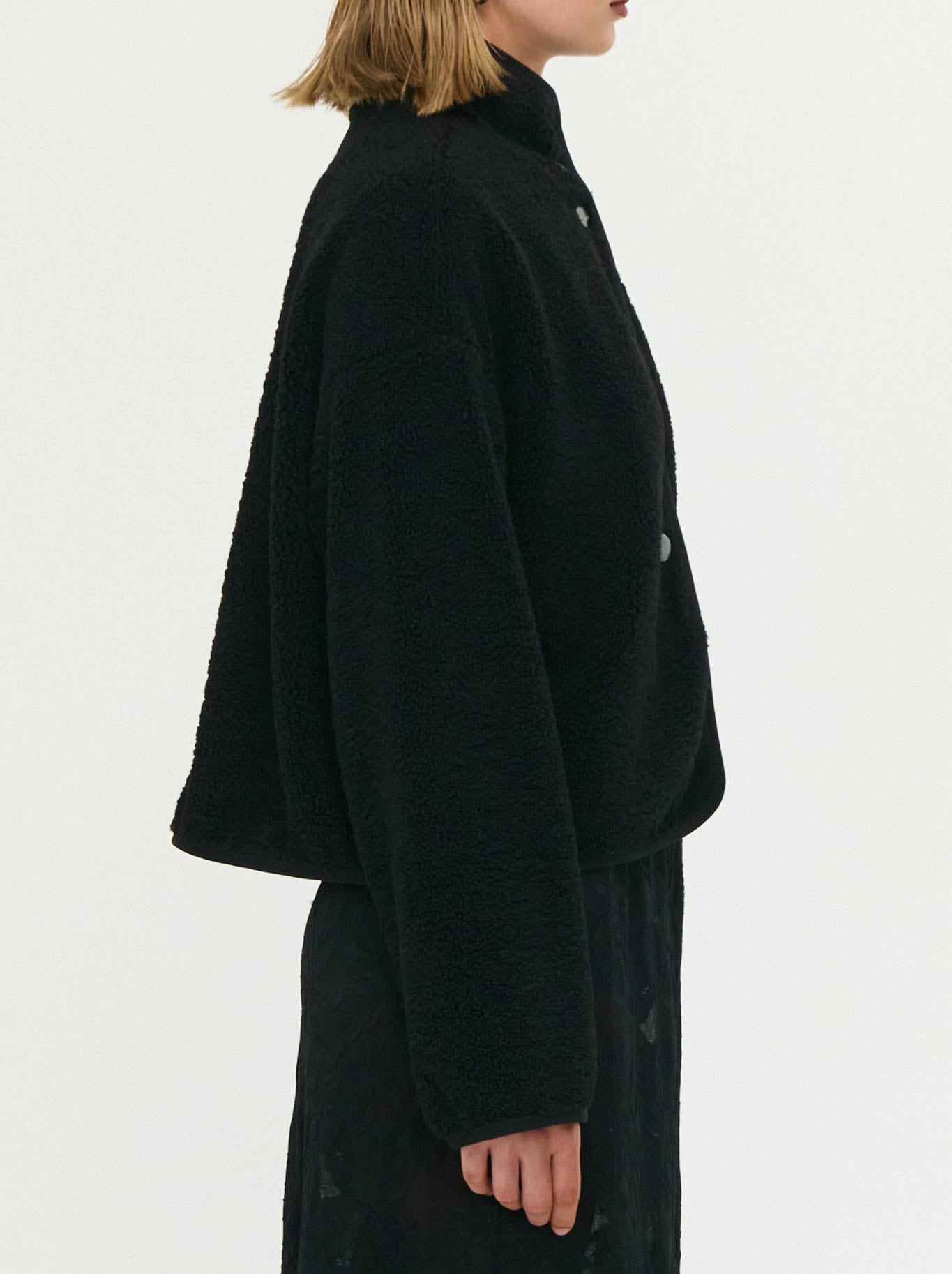 STAPLE THE LABEL KATYA CROPPED SHERPA JACKET (Black)