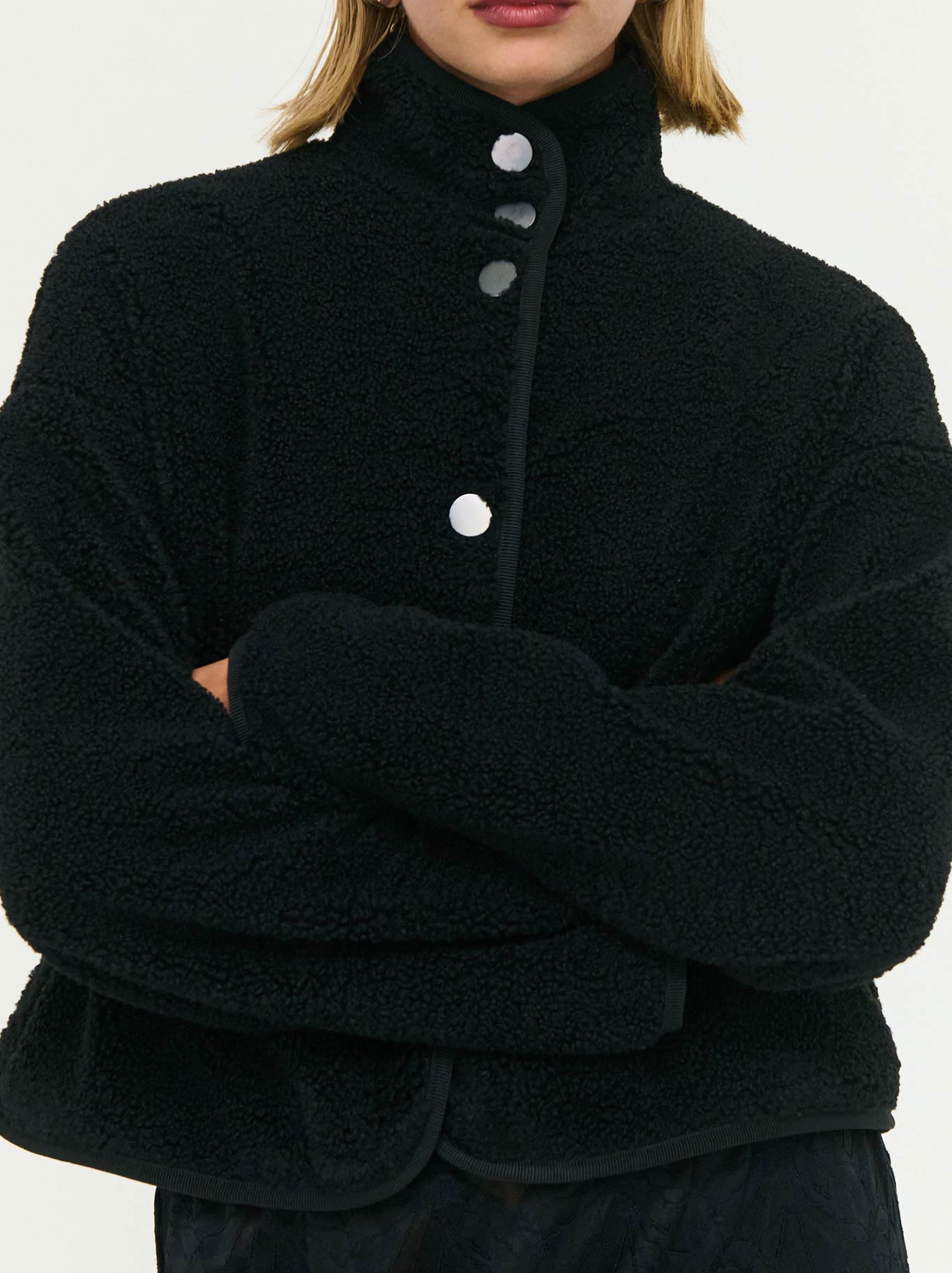 STAPLE THE LABEL KATYA CROPPED SHERPA JACKET (Black)