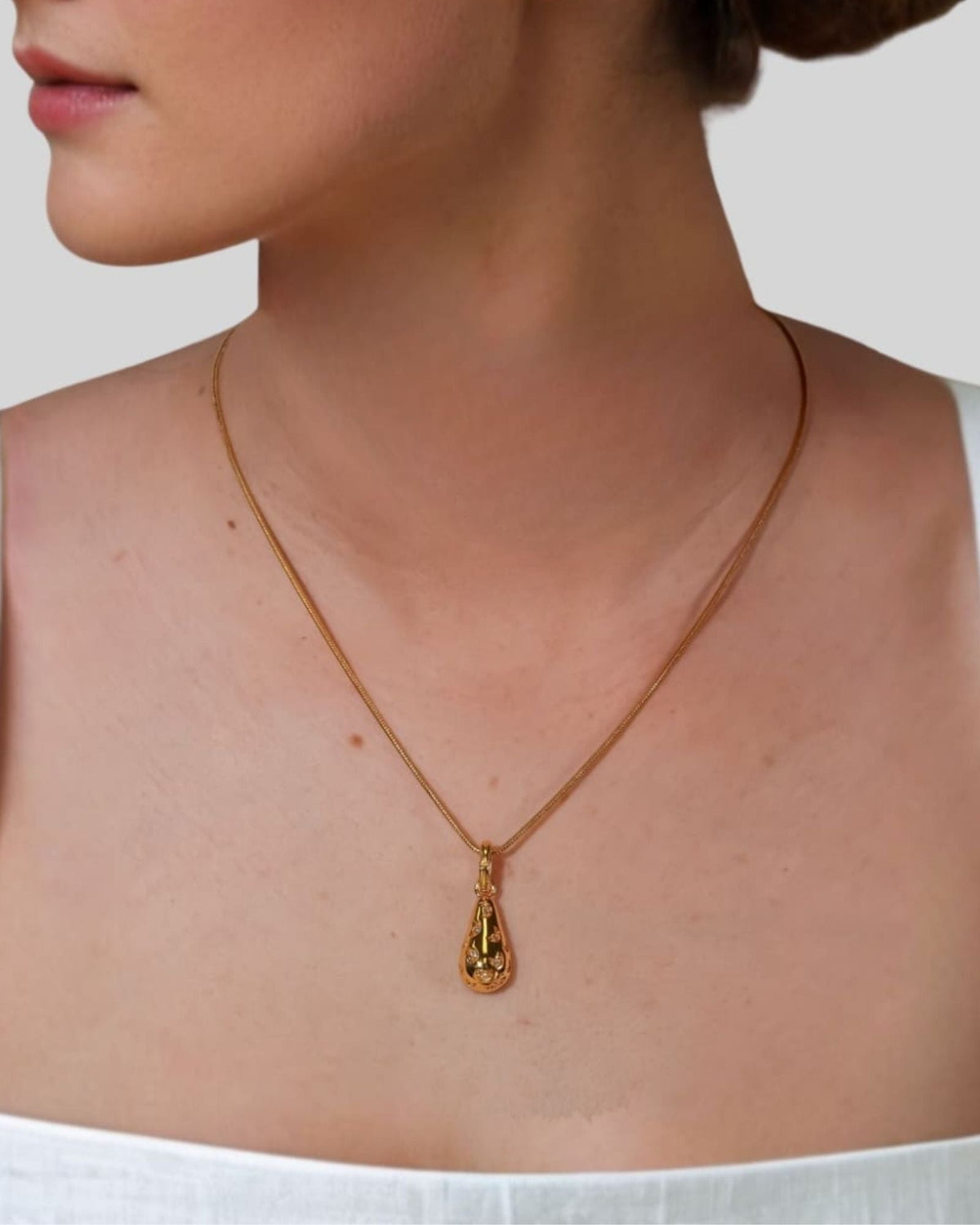 LAVANA Stardust Raindrop Gold Pendant