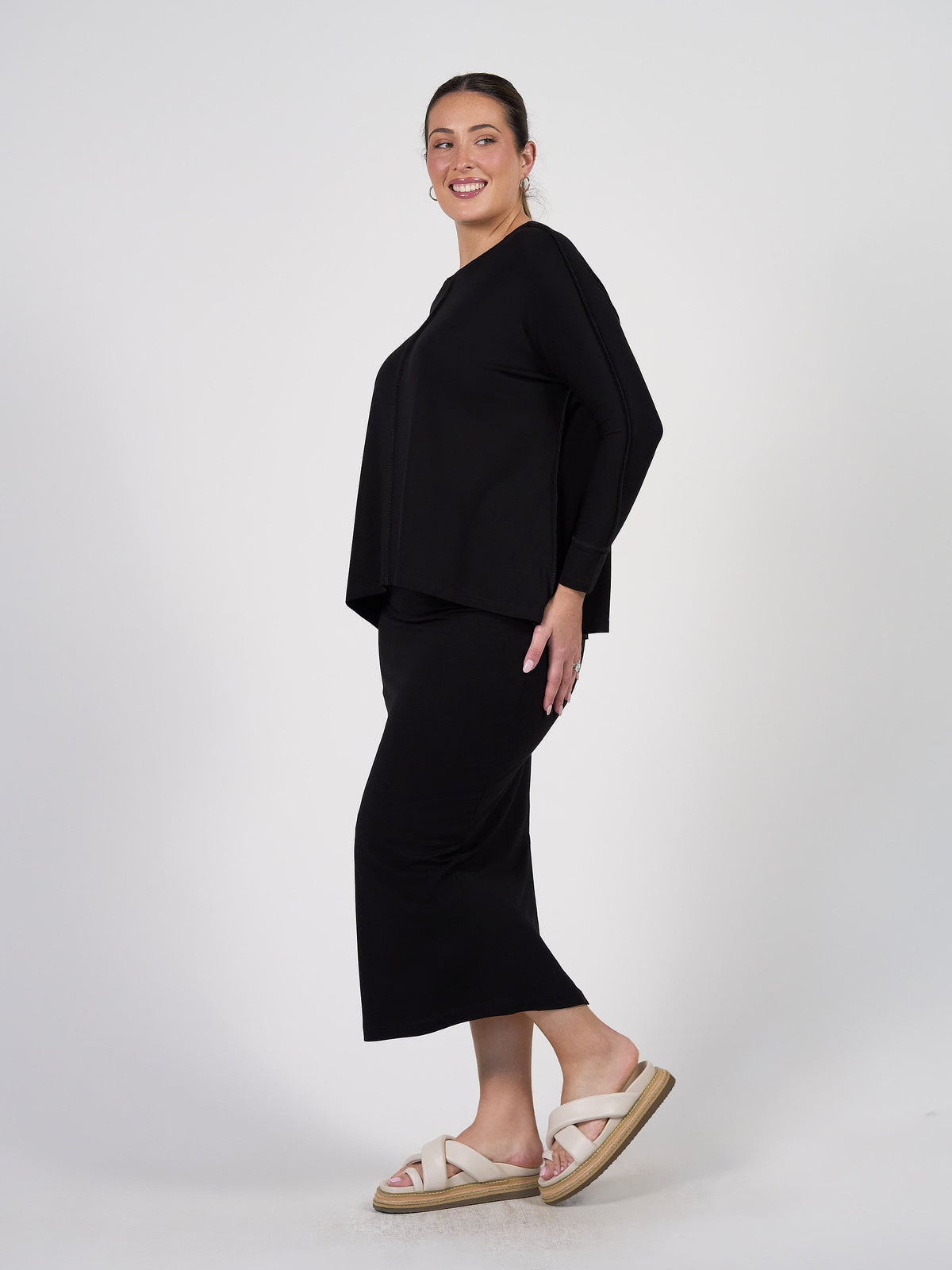 Lou Lou Stella Longsleeve Oversized Bamboo Slouch Top (Black)