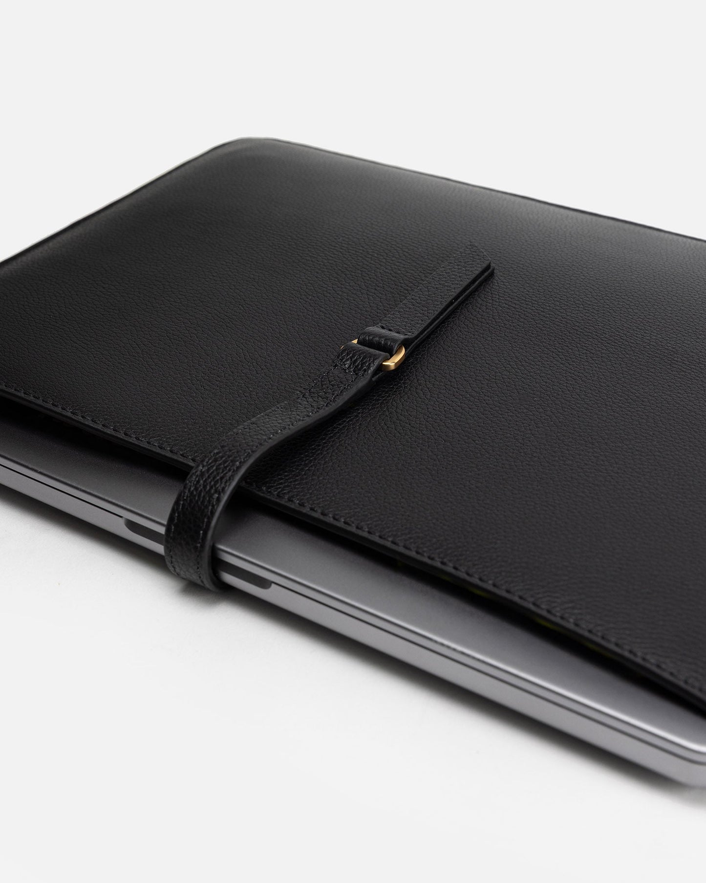 The Daily Edited Maia 14" Laptop Sleeve (Black)