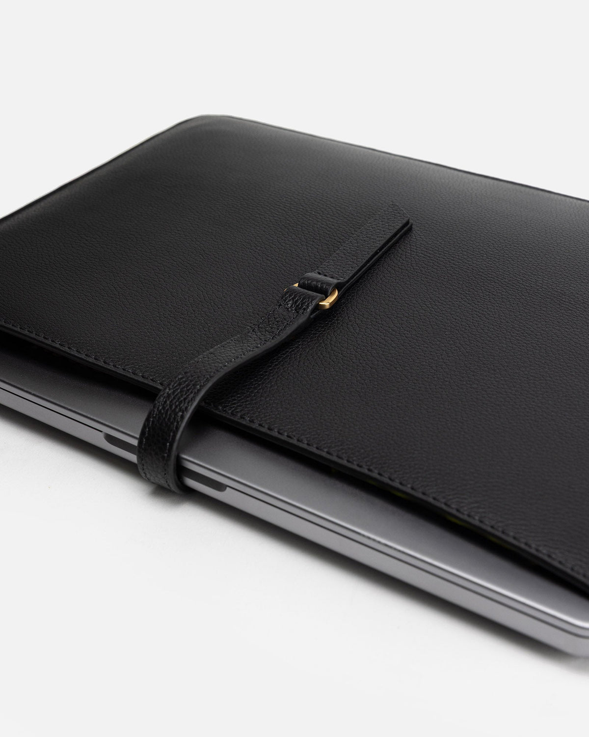 The Daily Edited Maia 14" Laptop Sleeve (Black)