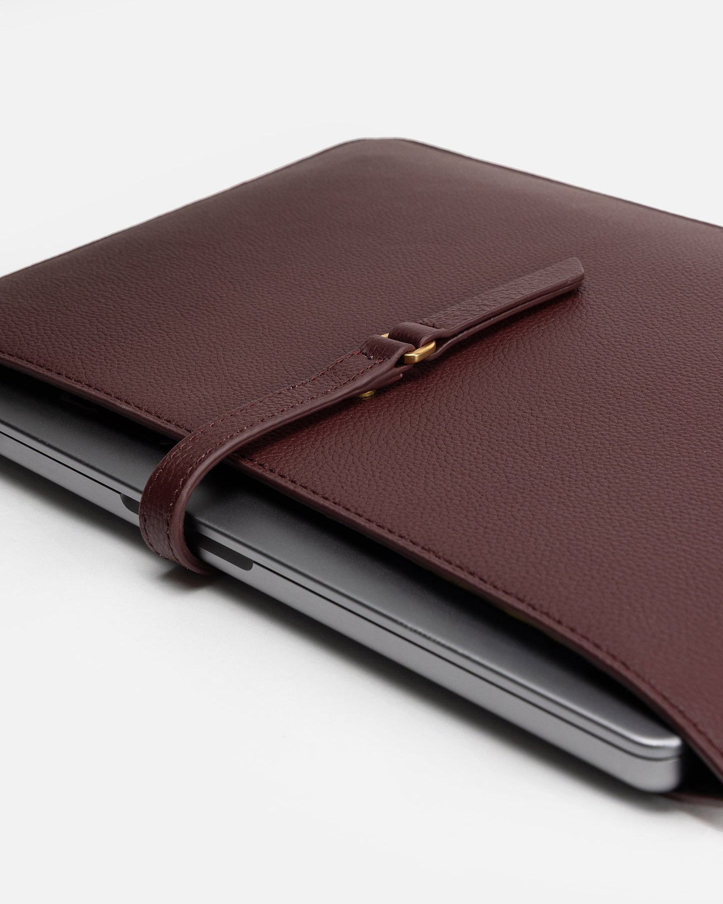 The Daily Edited Maia 14" Laptop Sleeve Berry (Jam)
