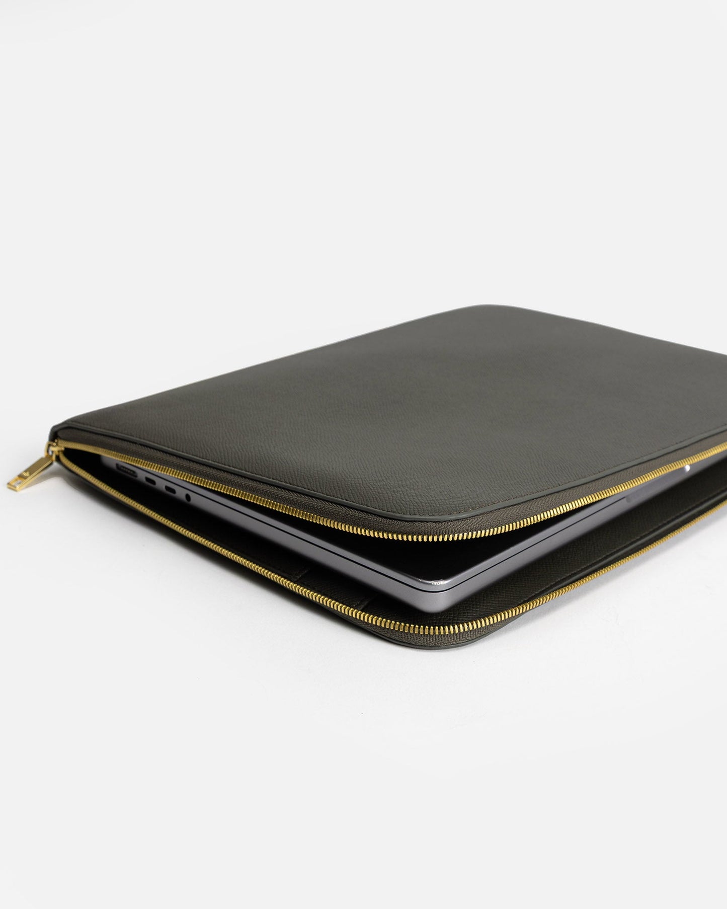 The Daily Edited Ava 14" Laptop Organiser (Olive)