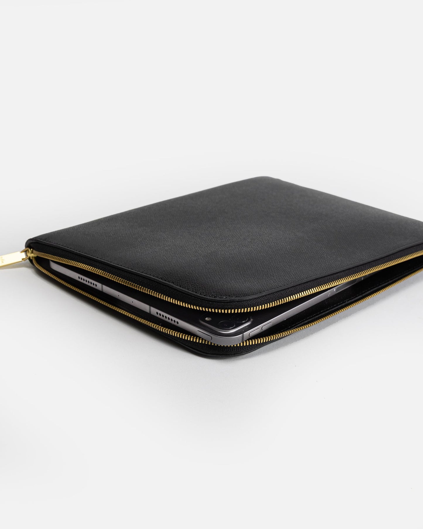 The Daily Edited Ava Ipad Organiser (Black)