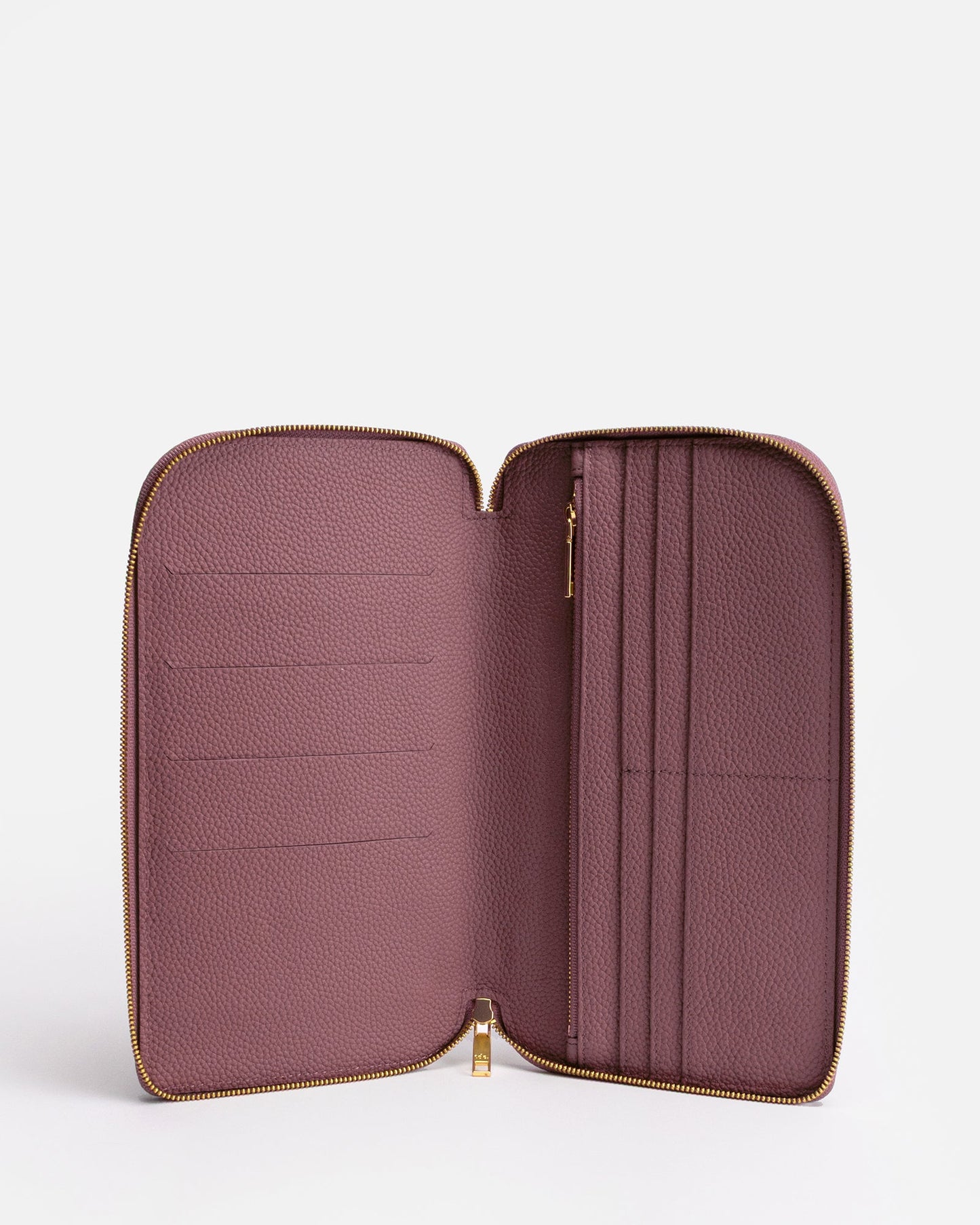 The Daily Edited Olivia Family Travel Wallet Musk (Mauve)