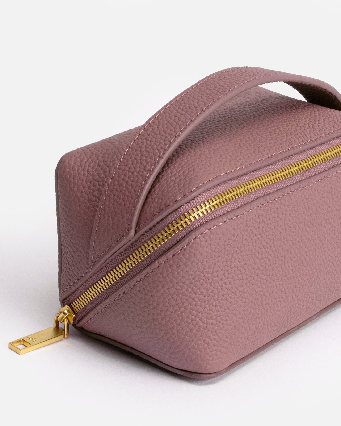 The Daily Edited Olivia Medium Travel Case Musk (Mauve)