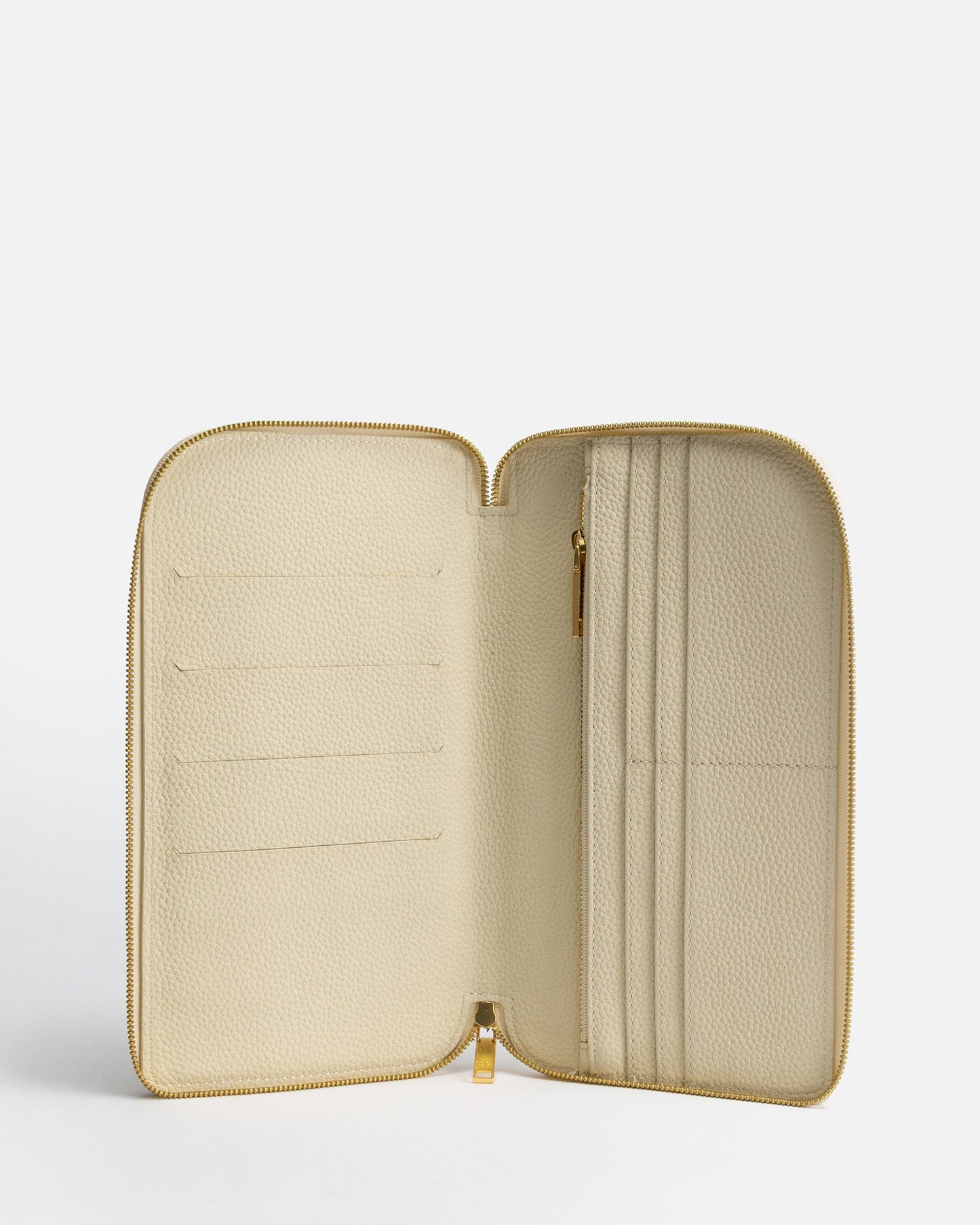 The Daily Edited Olivia Family Travel Wallet (Oat)