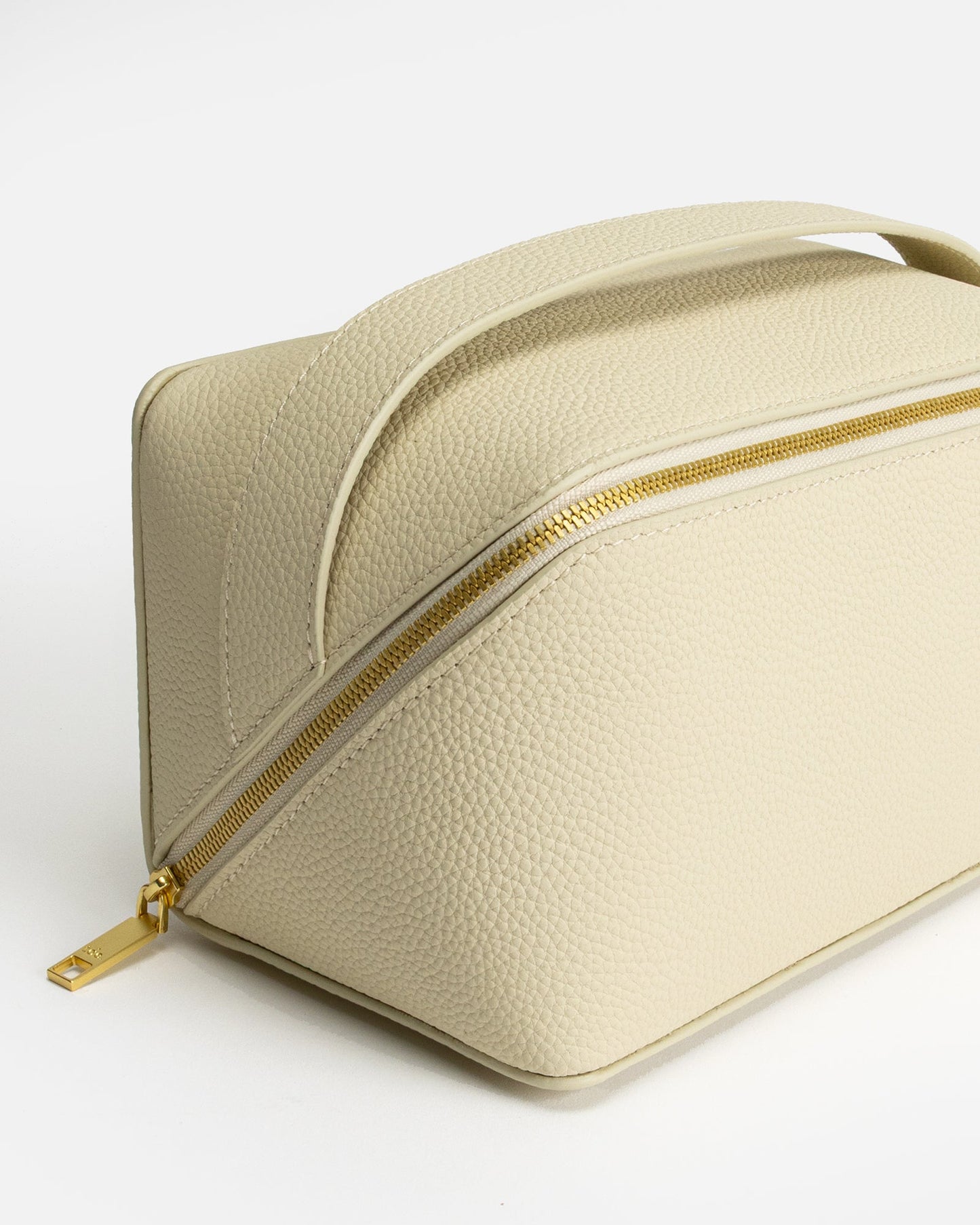 The Daily Edited Olivia Large Travel Case (Oat)