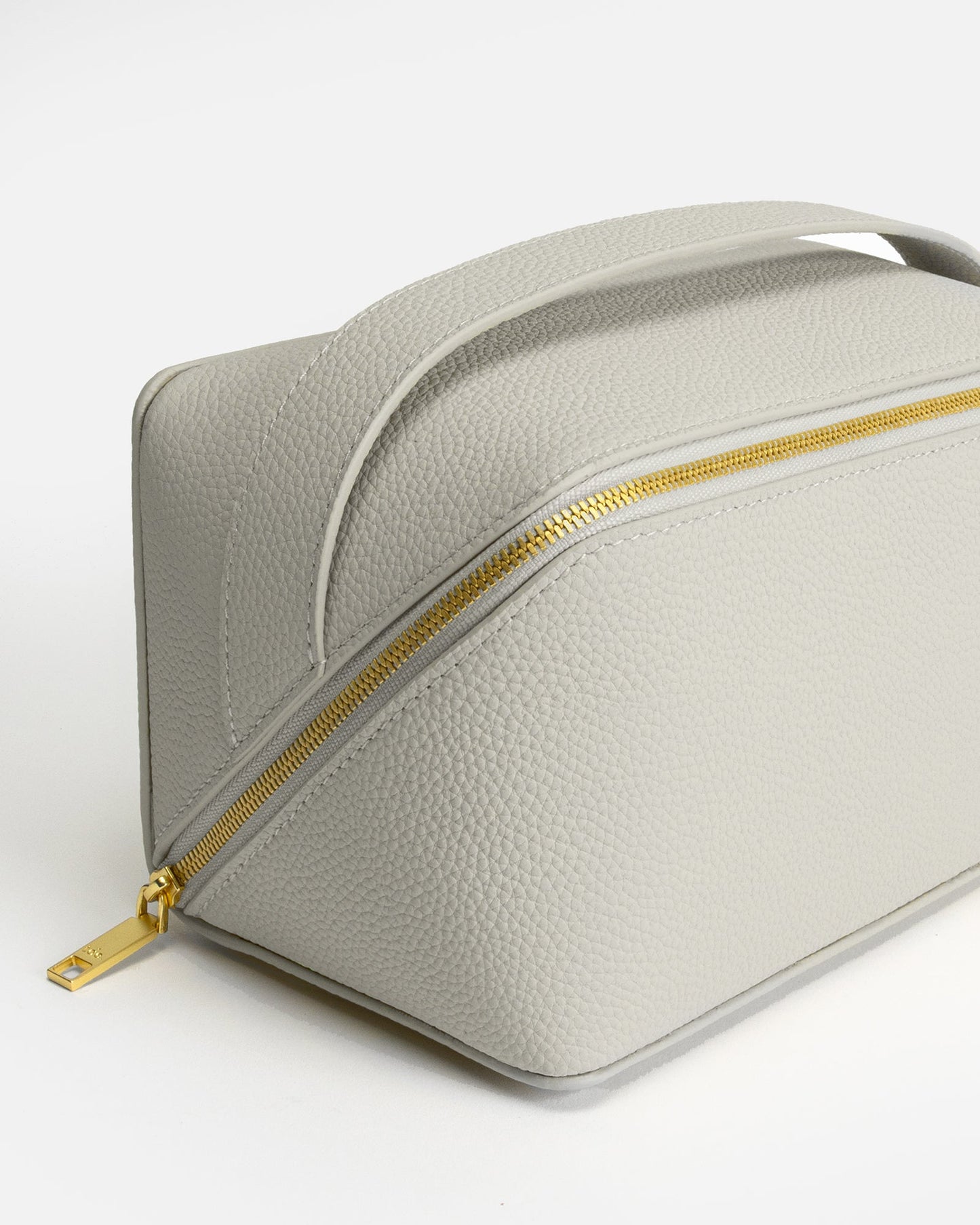 The Daily Edited Olivia Large Travel Case Whisper (Grey)