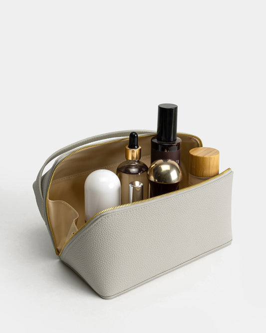 Image of Bags. Productname: The Daily Edited Olivia Large Travel Case Whisper Grey in Grey colour by brand - The Daily Edited