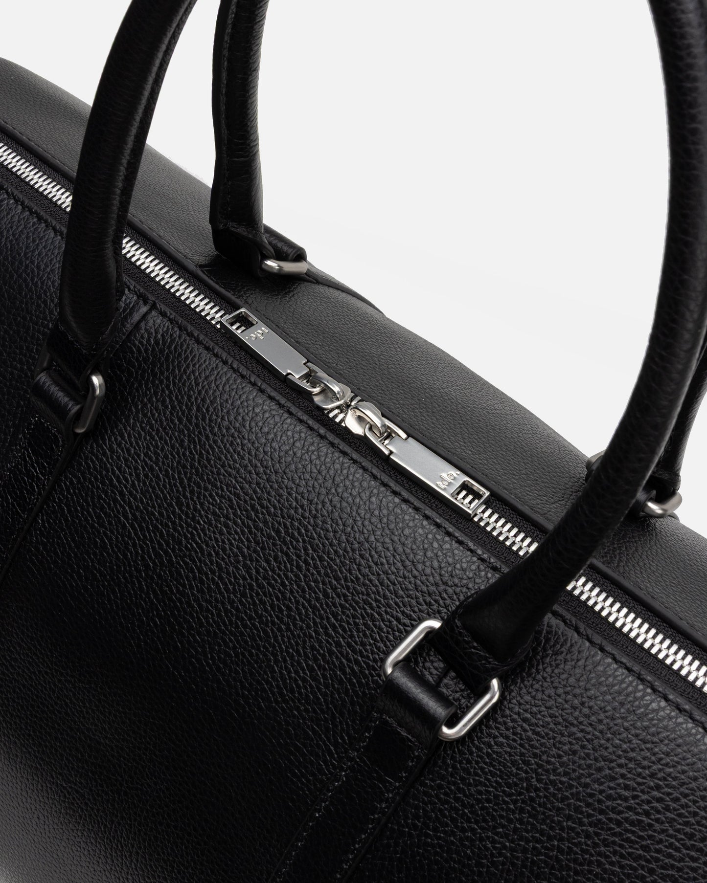 GROUP48 Jude Weekend Bag Small and Silver (Black)