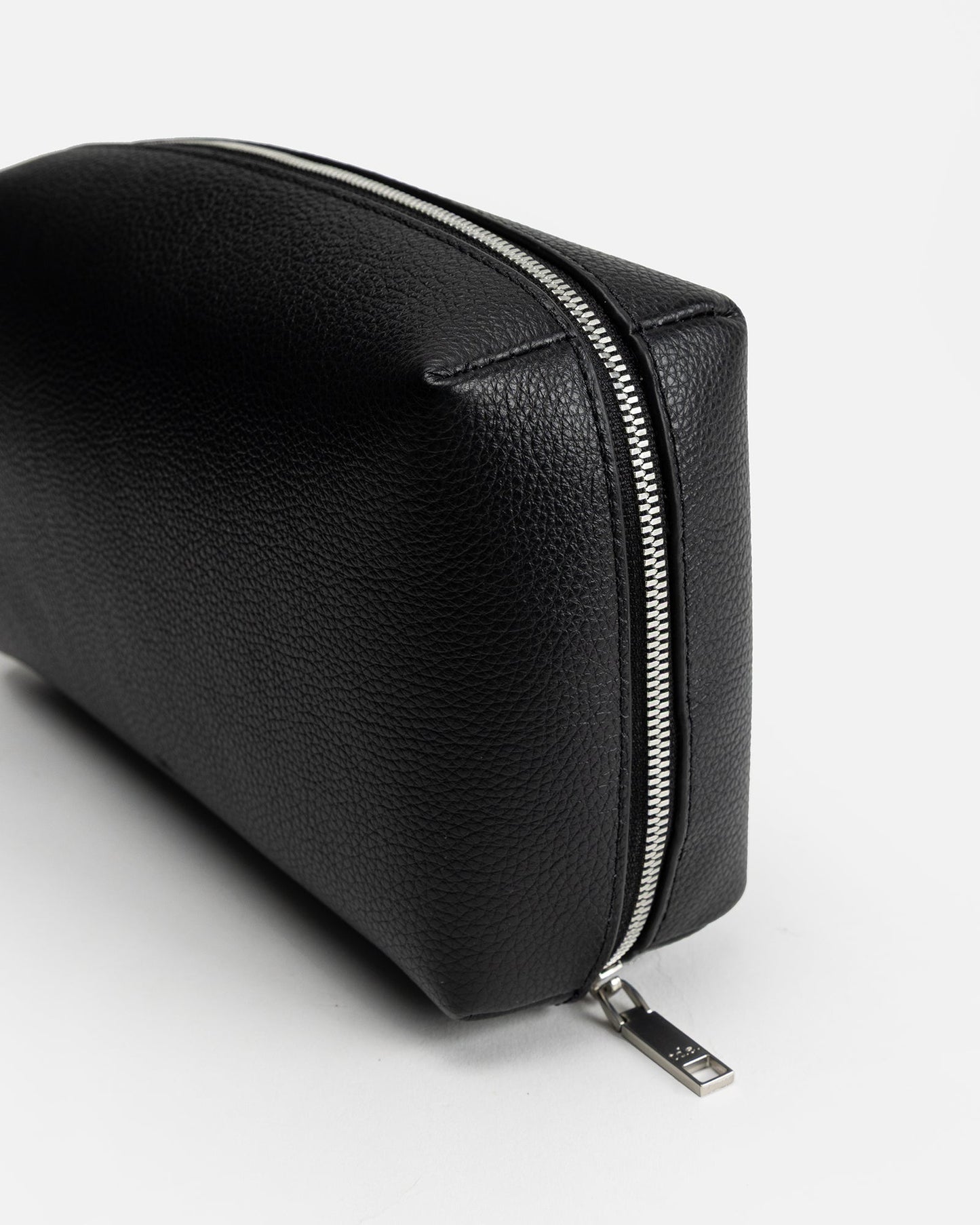 GROUP48 Jude Tech Bag (Black)