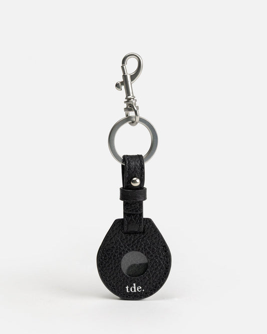 Image of Accessories. Productname: The Daily Edited Jude Airtag Keyring Black in Black colour by brand - The Daily Edited