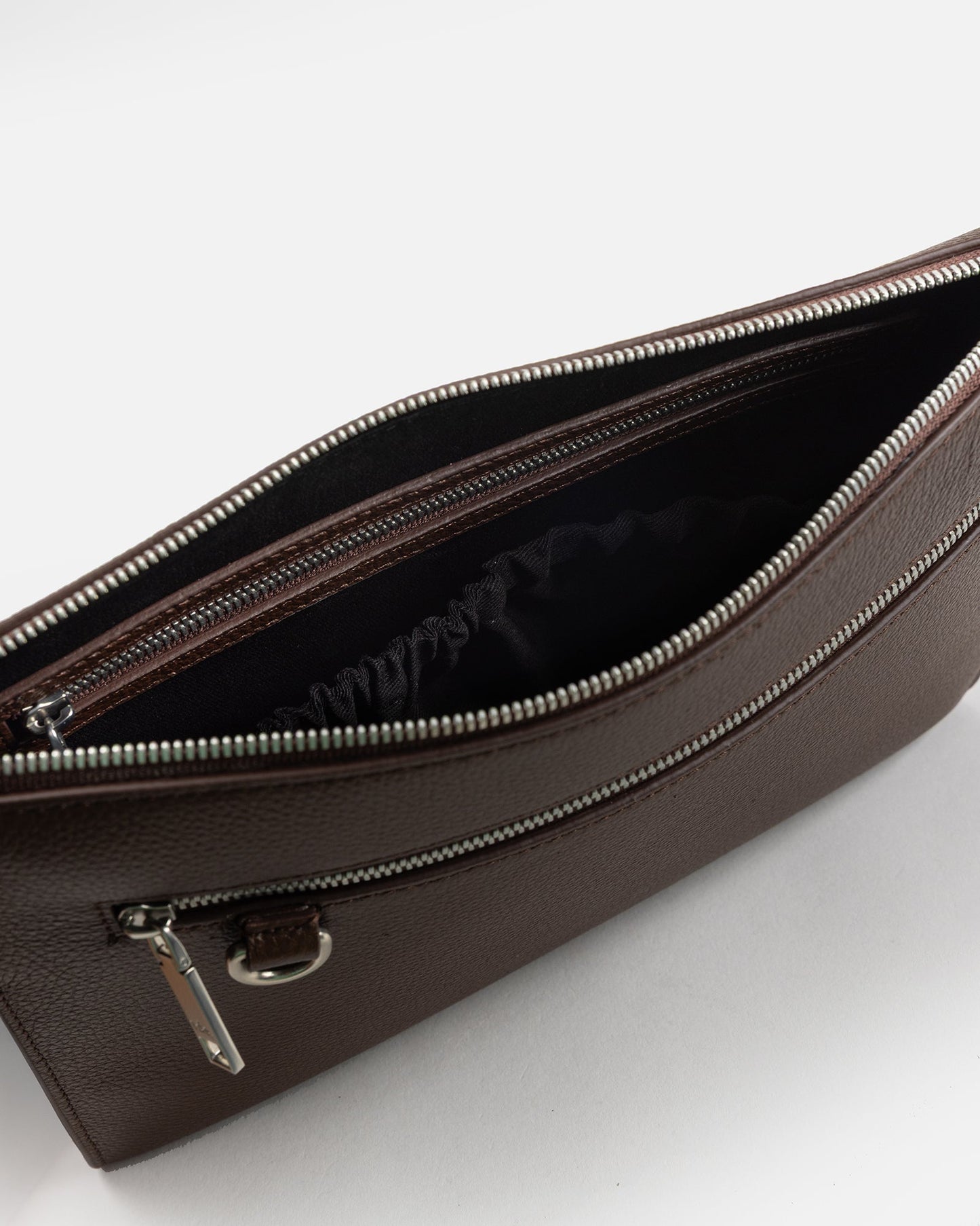The Daily Edited Jude Travel Pouch Large (Chestnut)