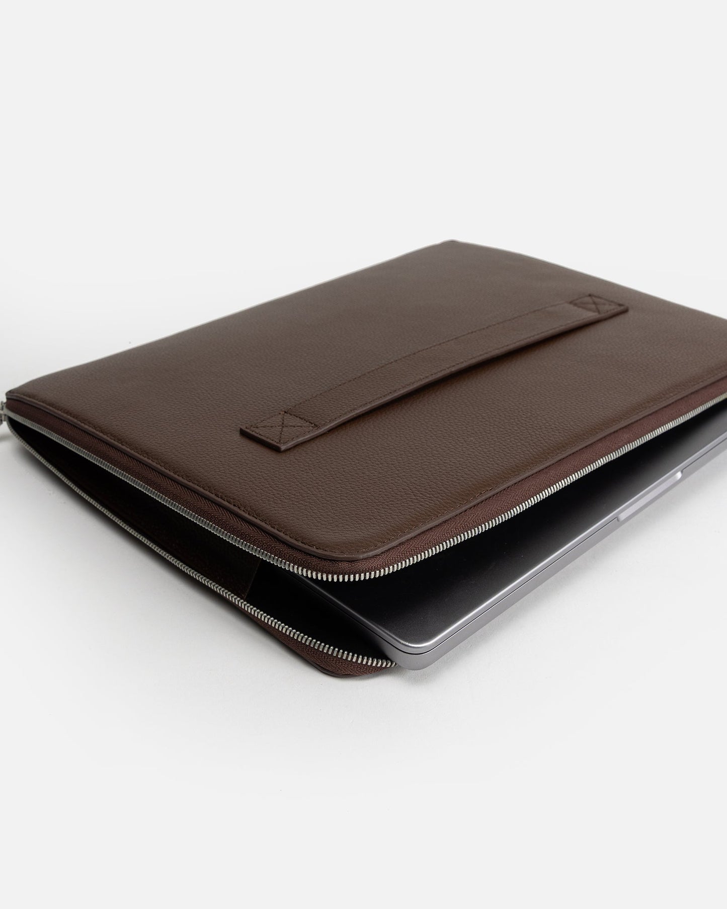 The Daily Edited Jude 14" Laptop Case (Chestnut)