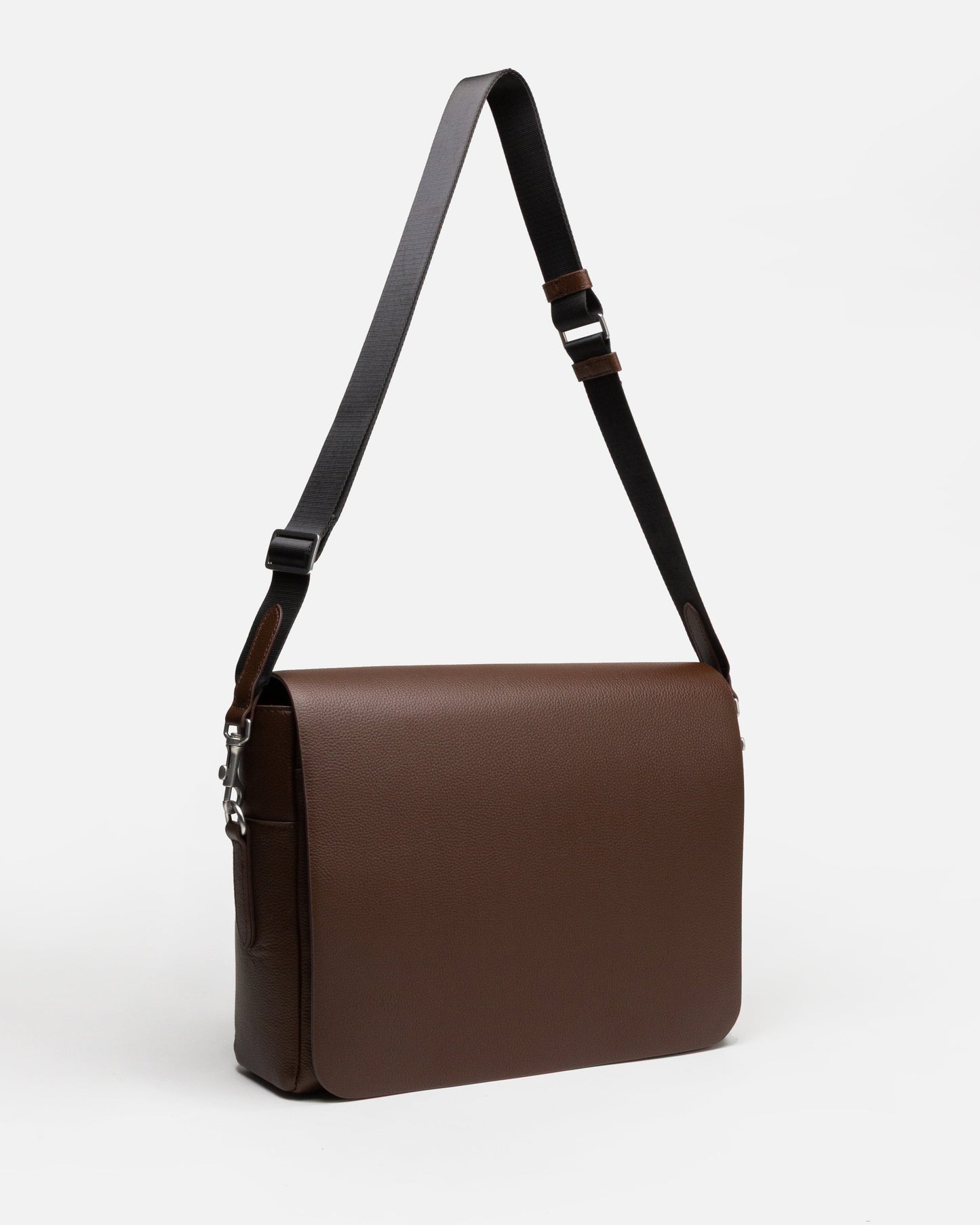 The Daily Edited Jude Messenger Bag (Chestnut)