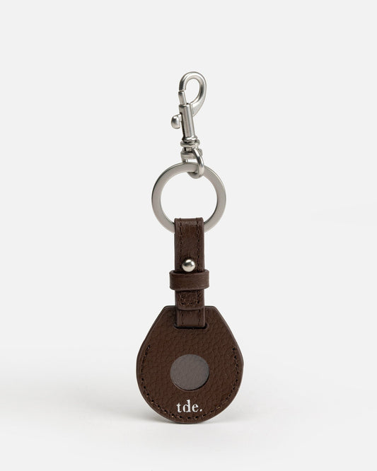 Image of Accessories. Productname: The Daily Edited Jude Airtag Keyring Chestnut in Chestnut colour by brand - The Daily Edited