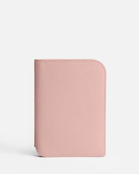 GROUP48 Olivia Passport Holder Soft (Pink)