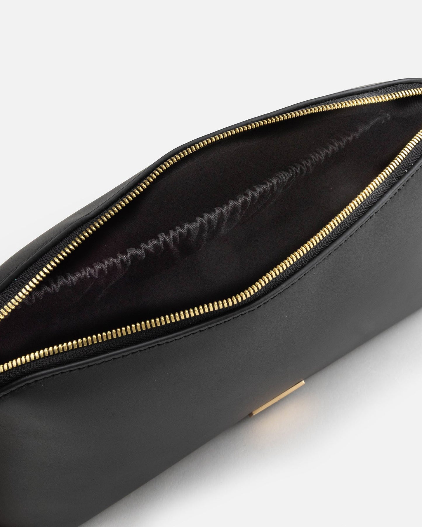 The Daily Edited Zara Large Beauty Case (Black)