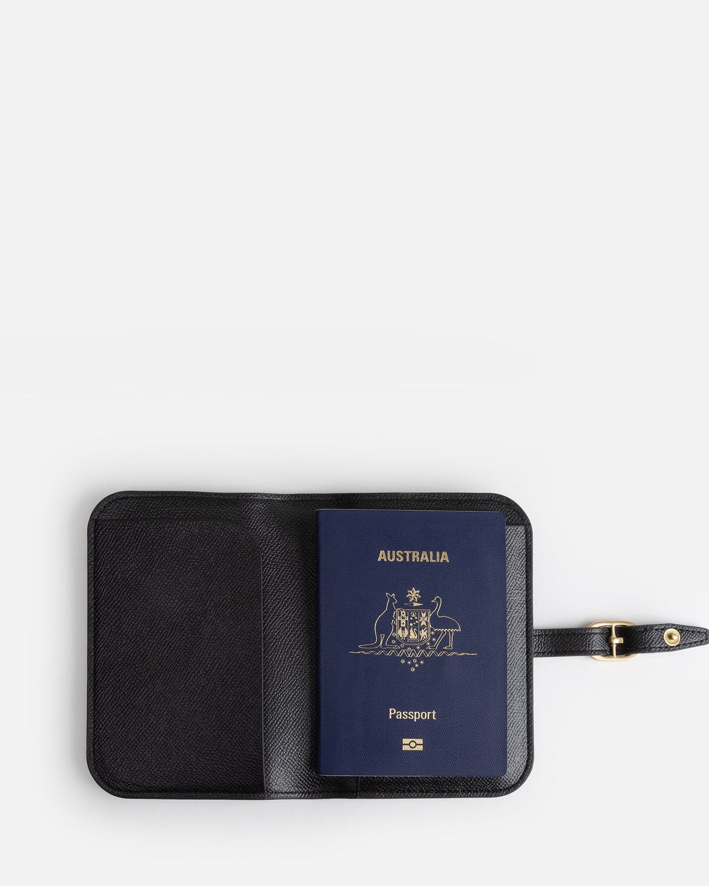 The Daily Edited Aria Passport Cover (Black)