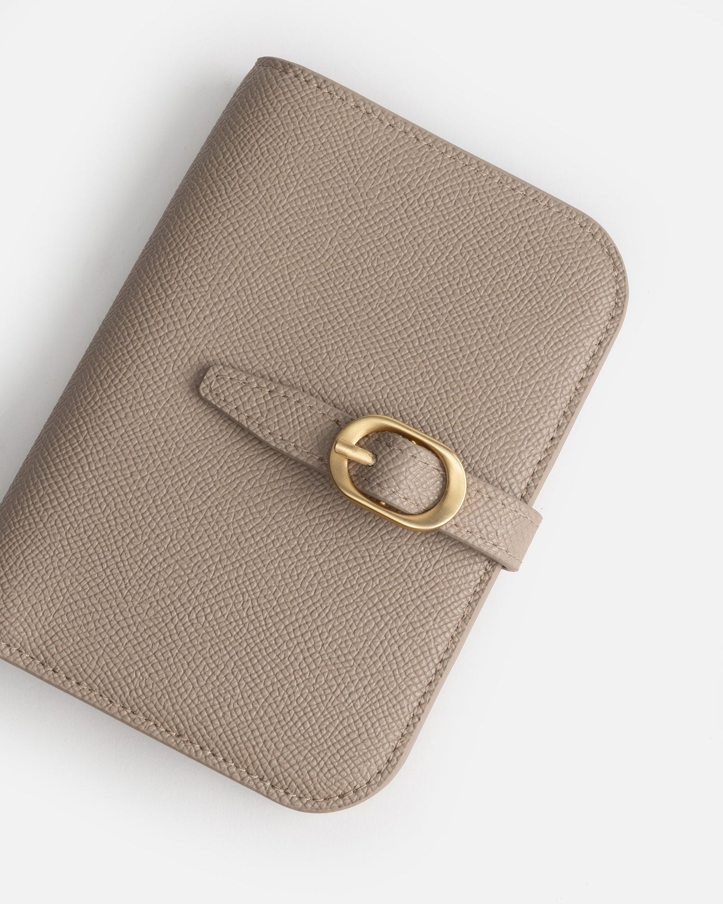 The Daily Edited Aria Passport Cover (Sepia)