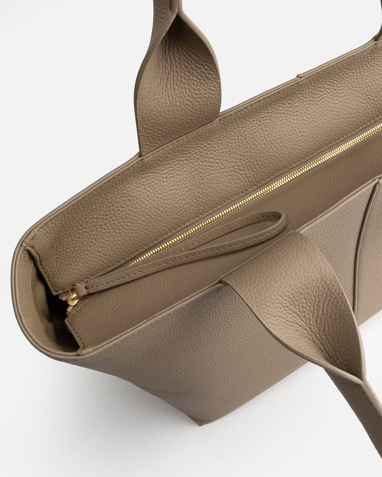 The Daily Edited Olivia Shoulder Tote (Sepia)