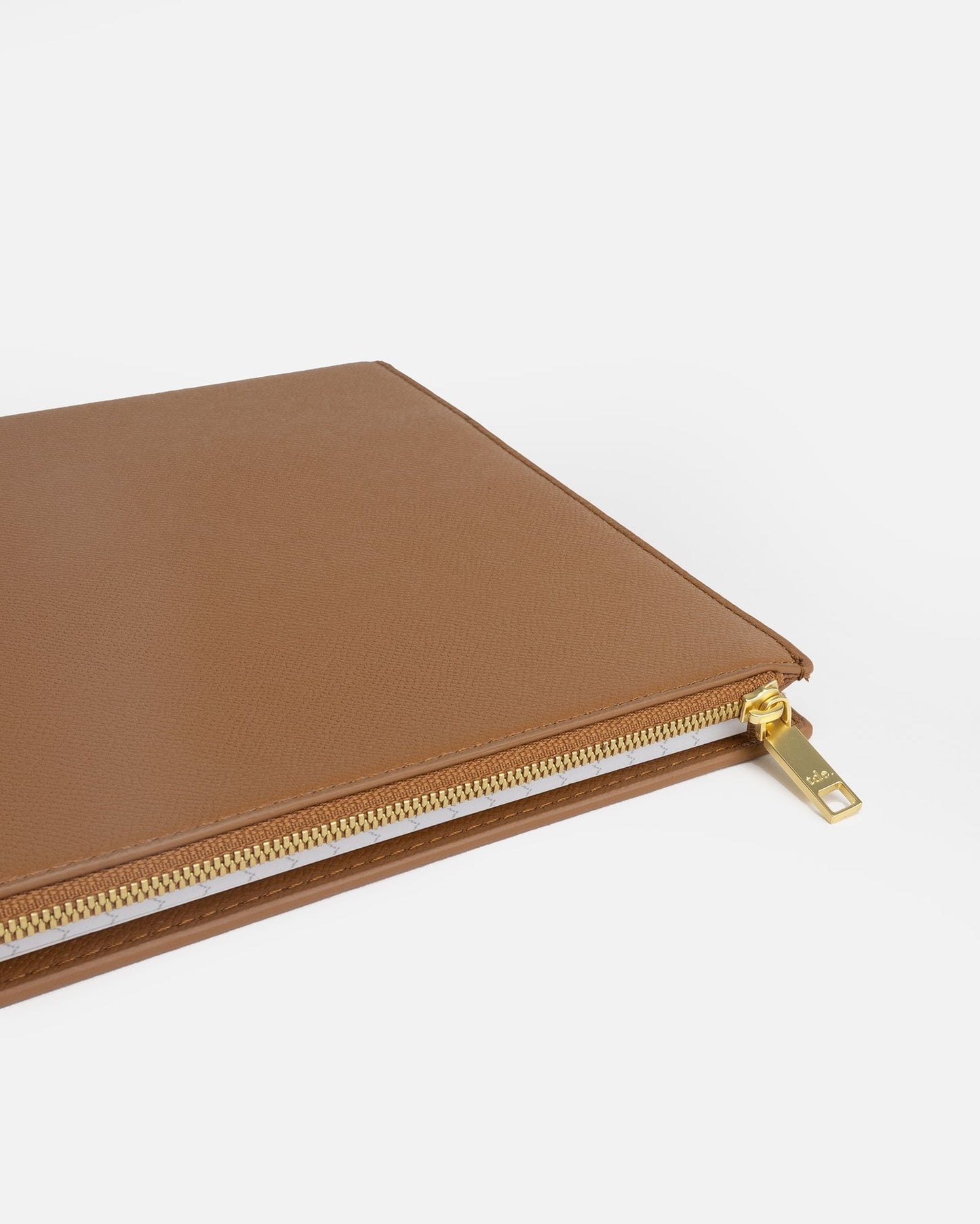 The Daily Edited Essentials A4 Zip Compendium (Tan)