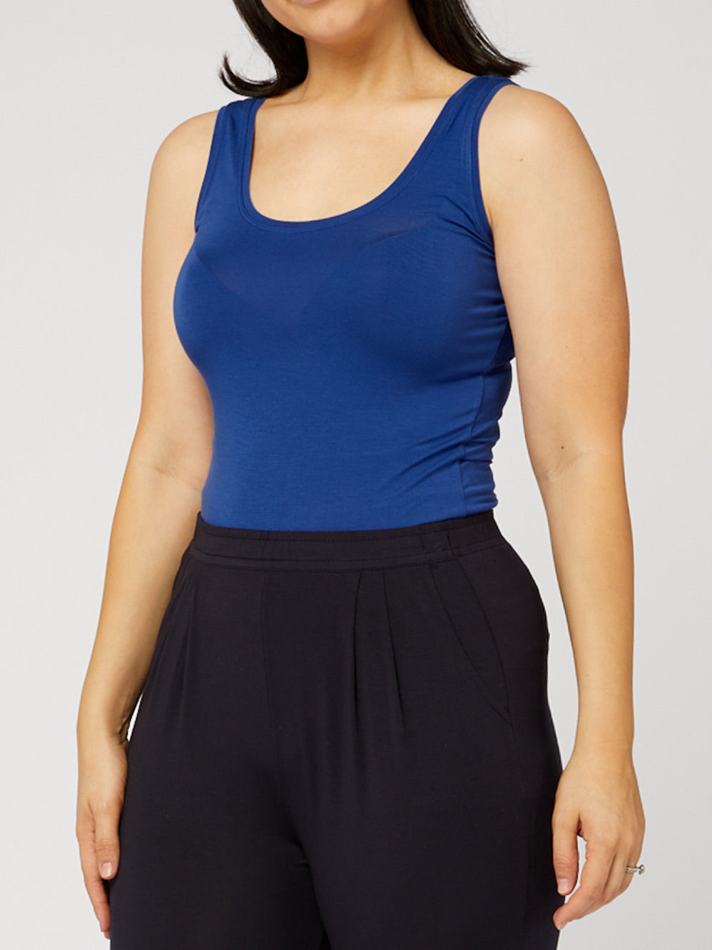 TANI SCOOP TANK (Black)