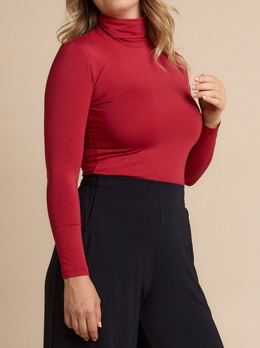 TANI MARLE TURTLE NECK (Red Berry)