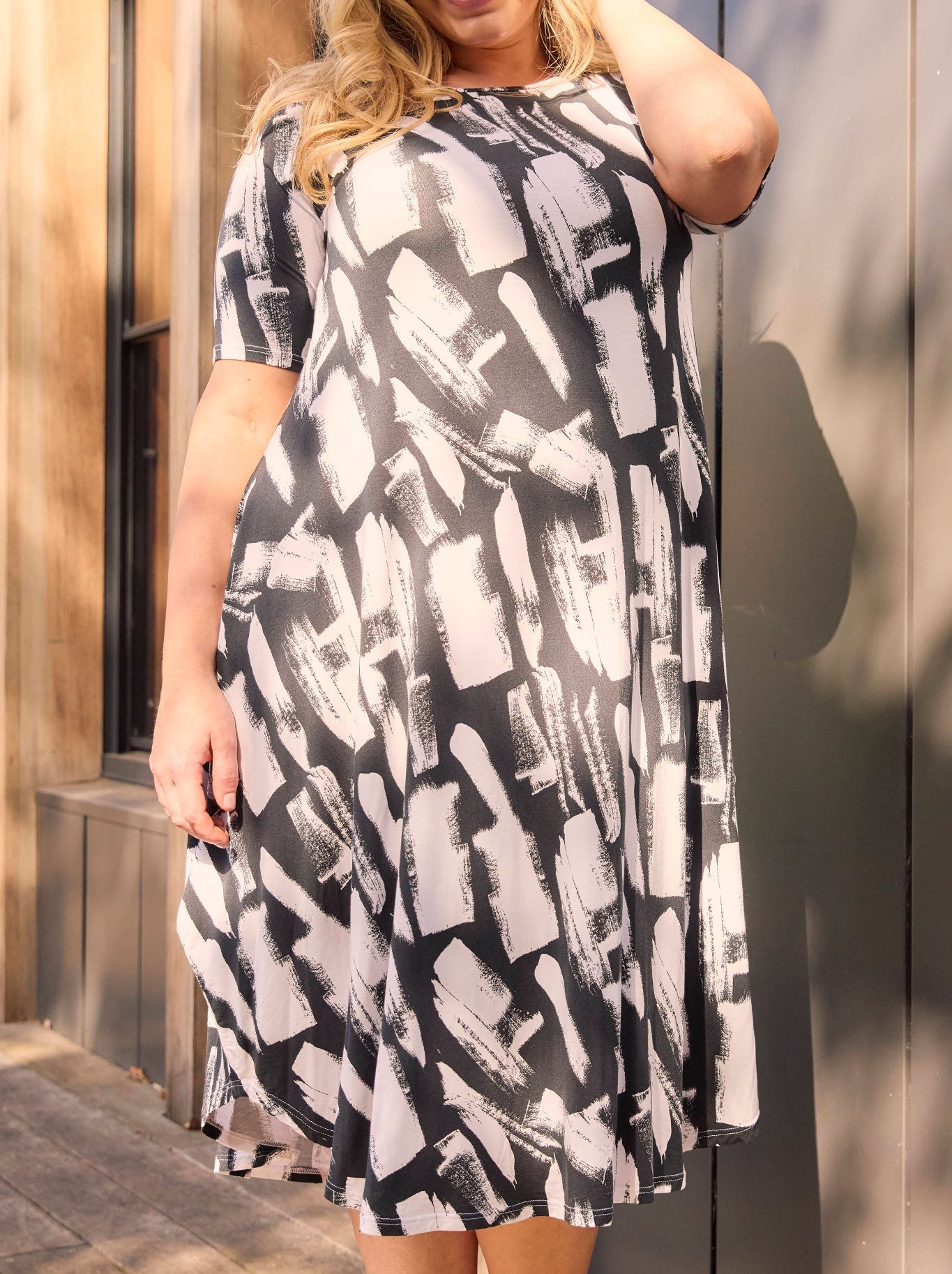 Image of Dresses. Productname: Tani Print Tri Dress in Brushstroke colour by brand - Tani