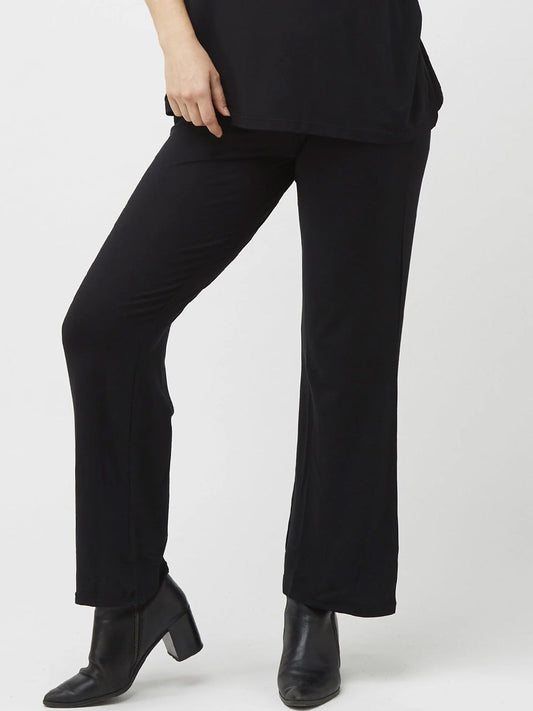 Image of a model wearing Pants. Productname: Tani Relax Pant in Black colour by brand - Tani