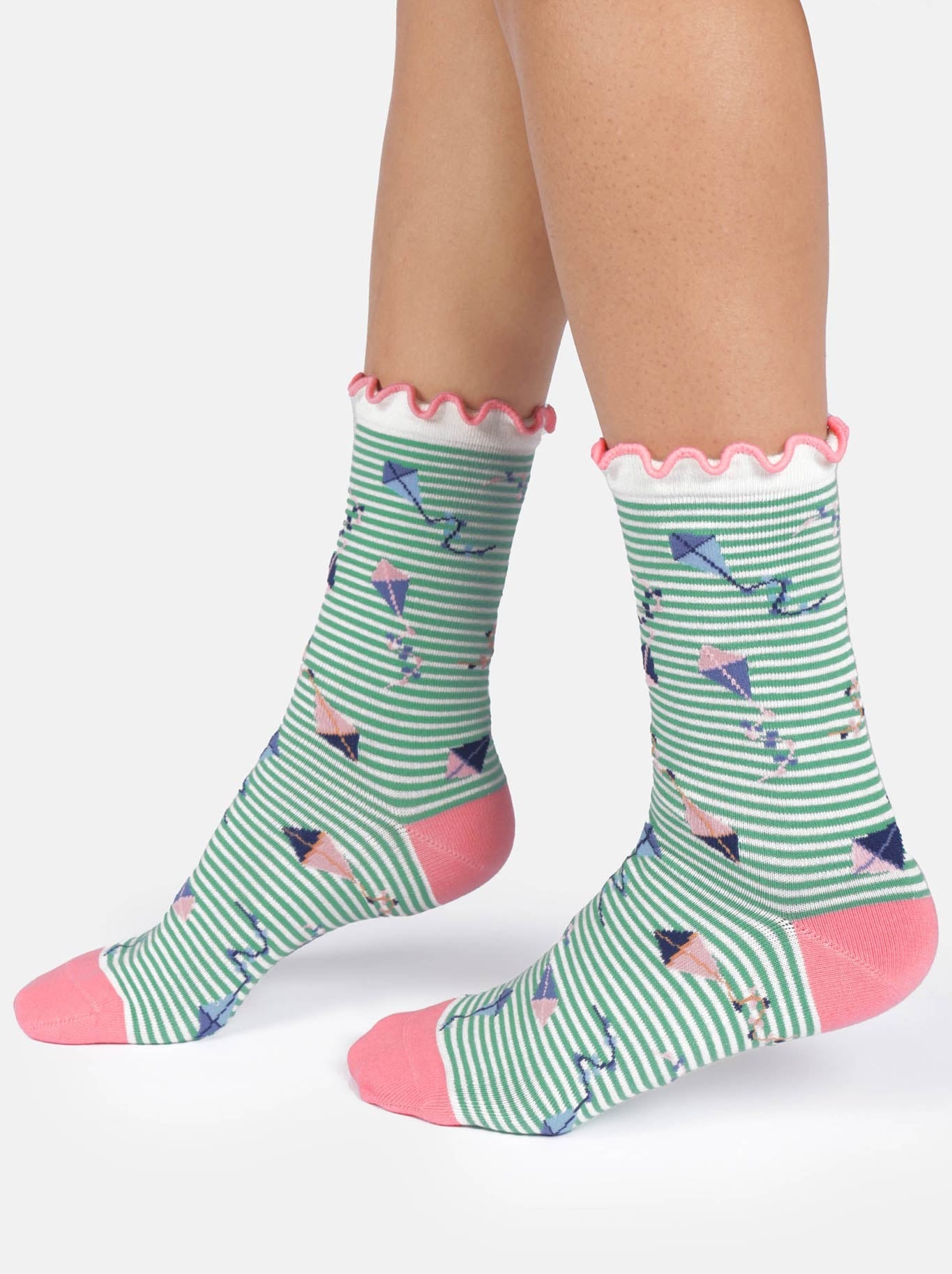 Thought Flying Kites Bamboo Frill Crew Socks (Blossom)