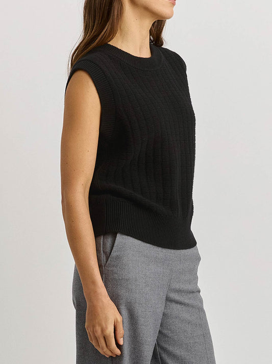 TOORALLIE GRID KNIT VEST (Black)