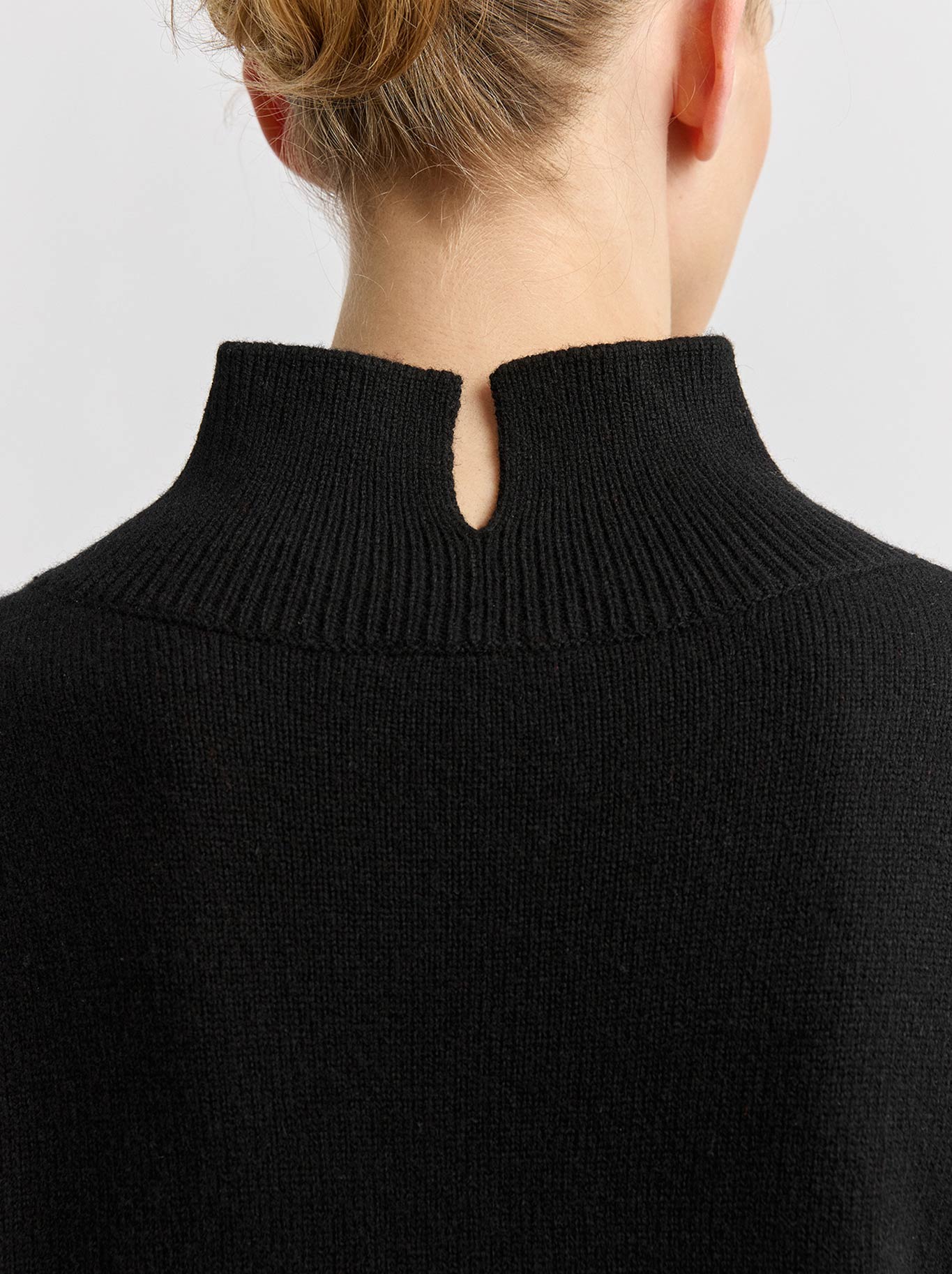 TOORALLIE SPLIT NECK FUNNEL (Black)
