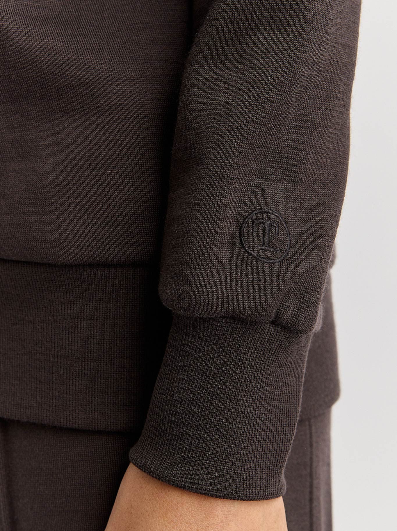 TOORALLIE LOUNGE FUNNEL NECK (Date)