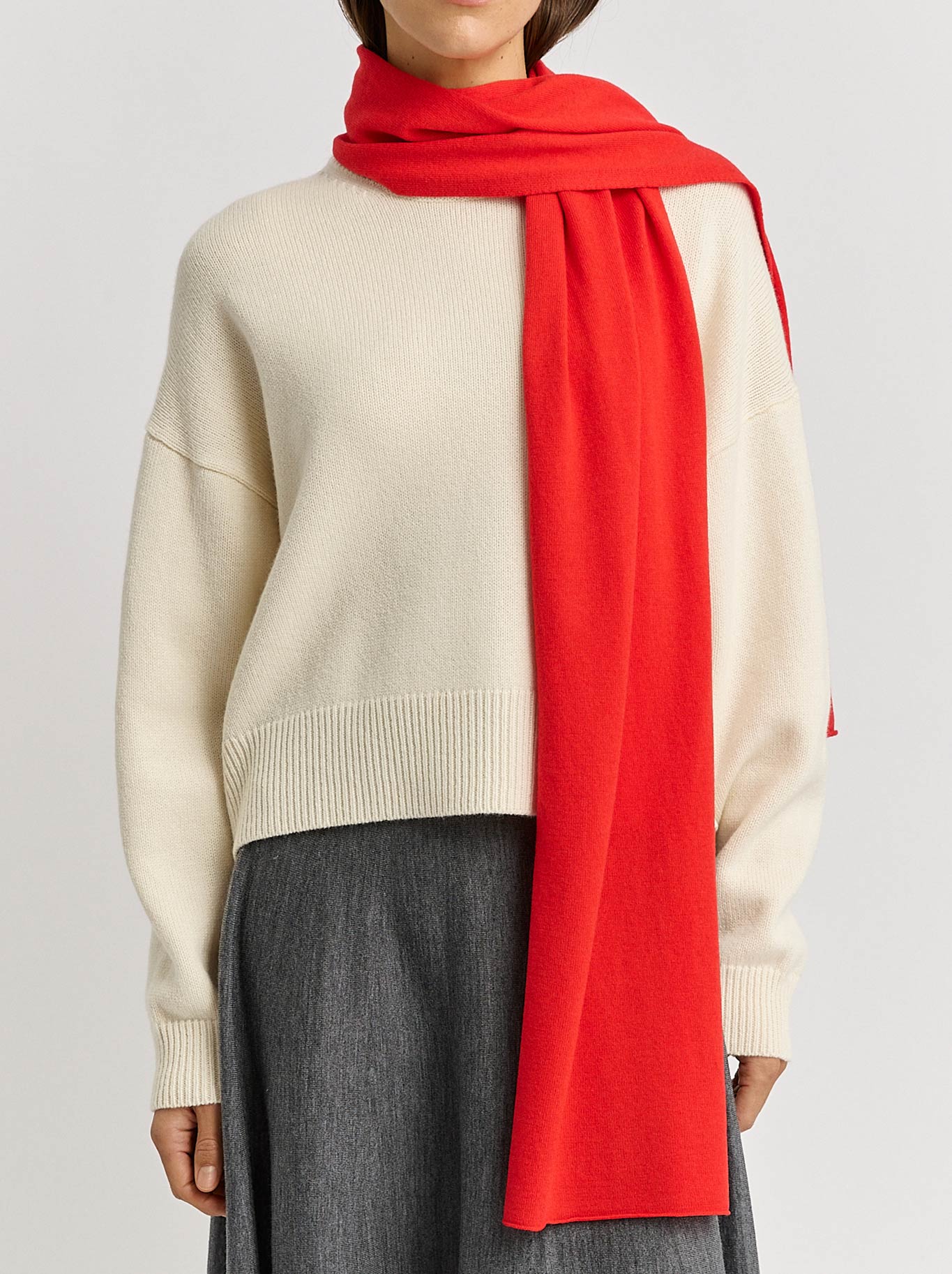 TOORALLIE EXTRA FINE MERINO SCARF (Black)