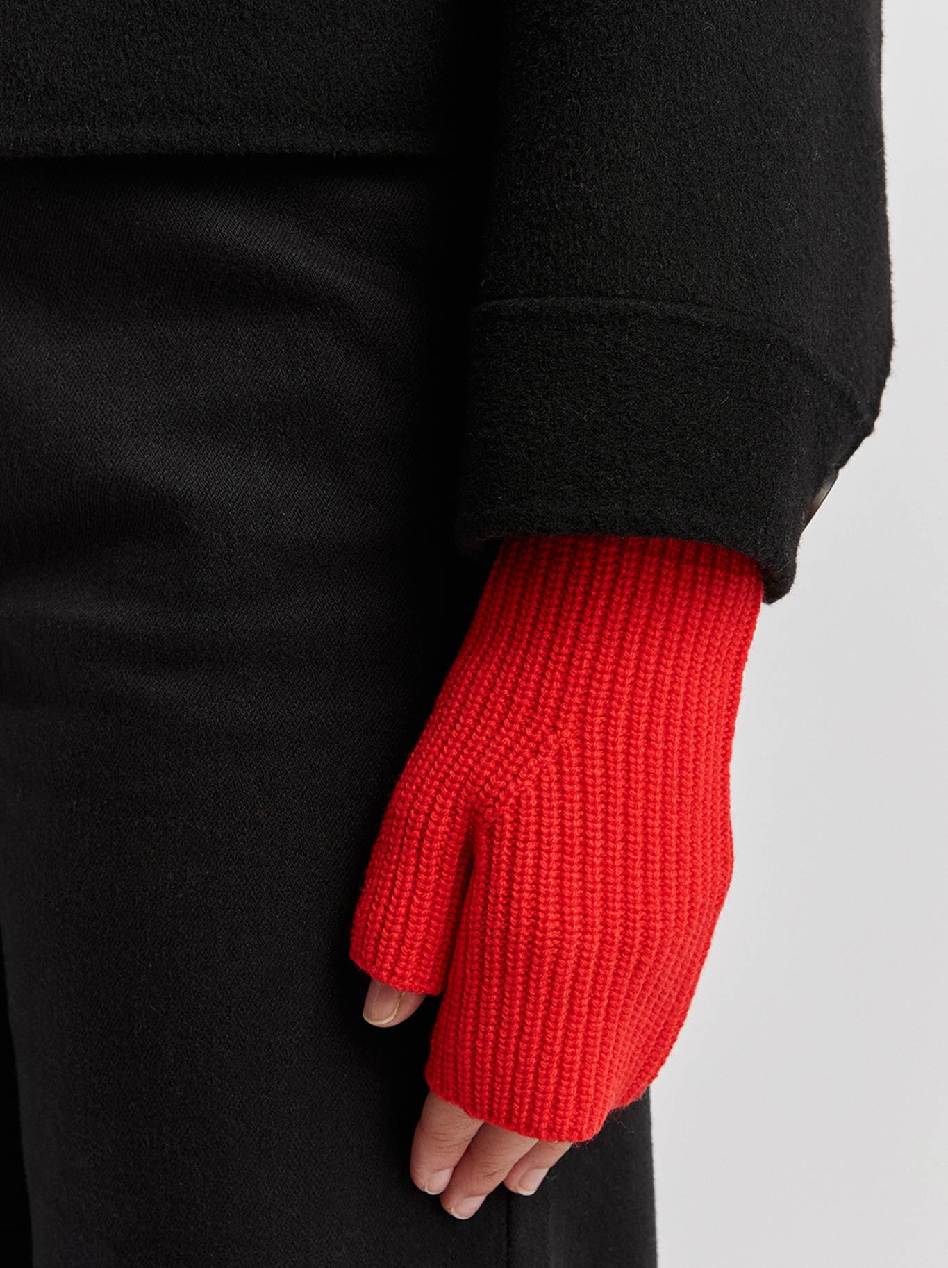 TOORALLIE FINE RIB OPEN MITTEN (Black)