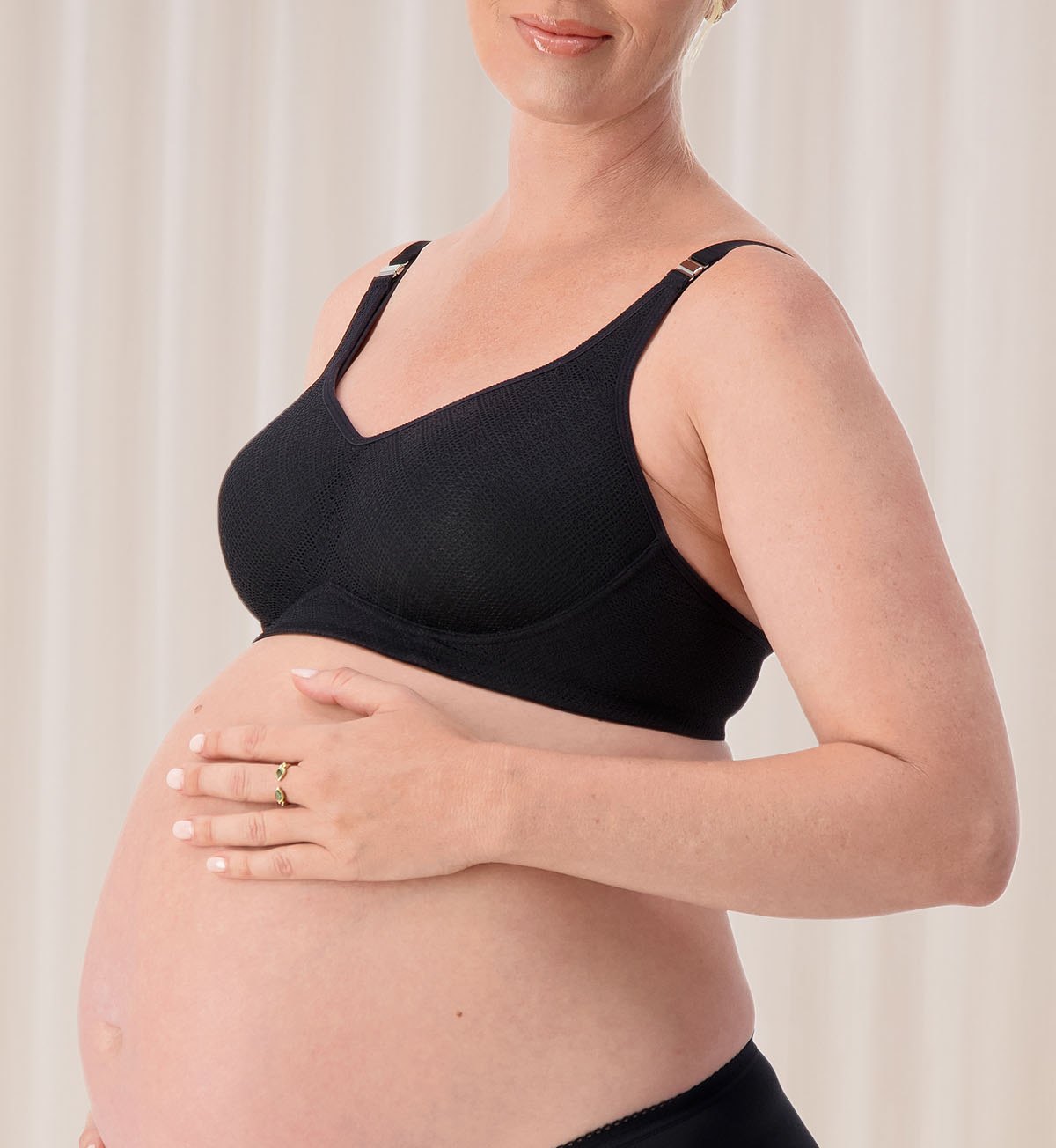 Triumph Amour Maternity Lace Bra (Black)