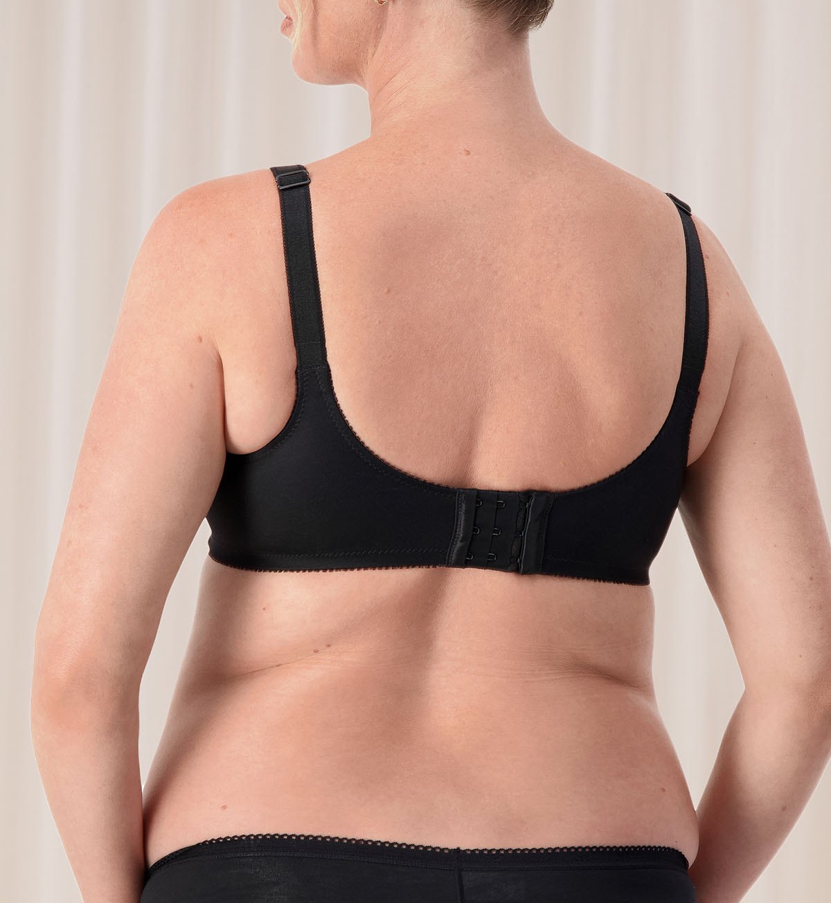 Triumph Lace Maternity Wirefree Bra (Black)