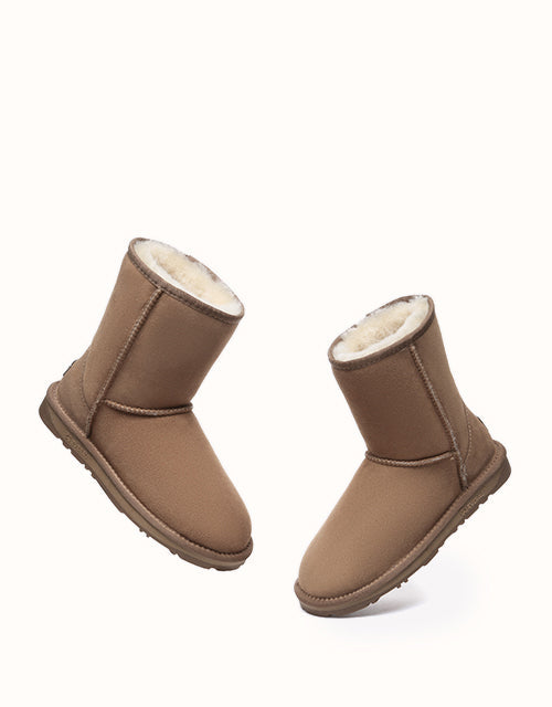 UGG EVERAU® Short Classic Boots (Chestnut)