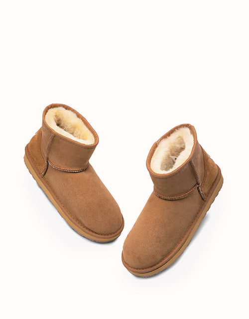 URBAN UGG® Classic Mini II Boots (Chestnut)
