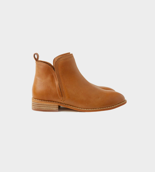 Image of Boots. Productname: Douglas Leather Boot in Tan colour by brand - Walnut Melbourne