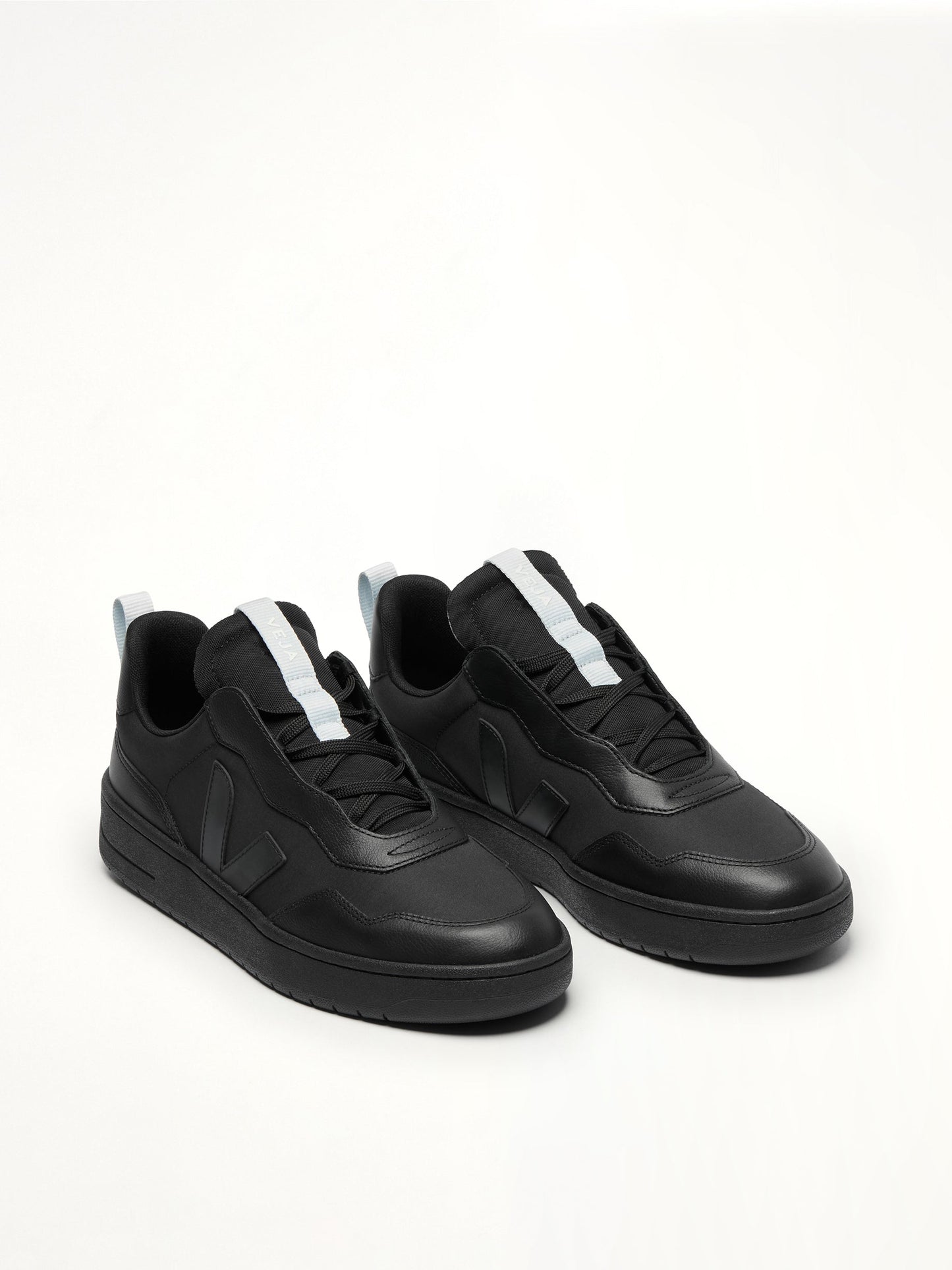 Veja x CFCL V-90 (Black)