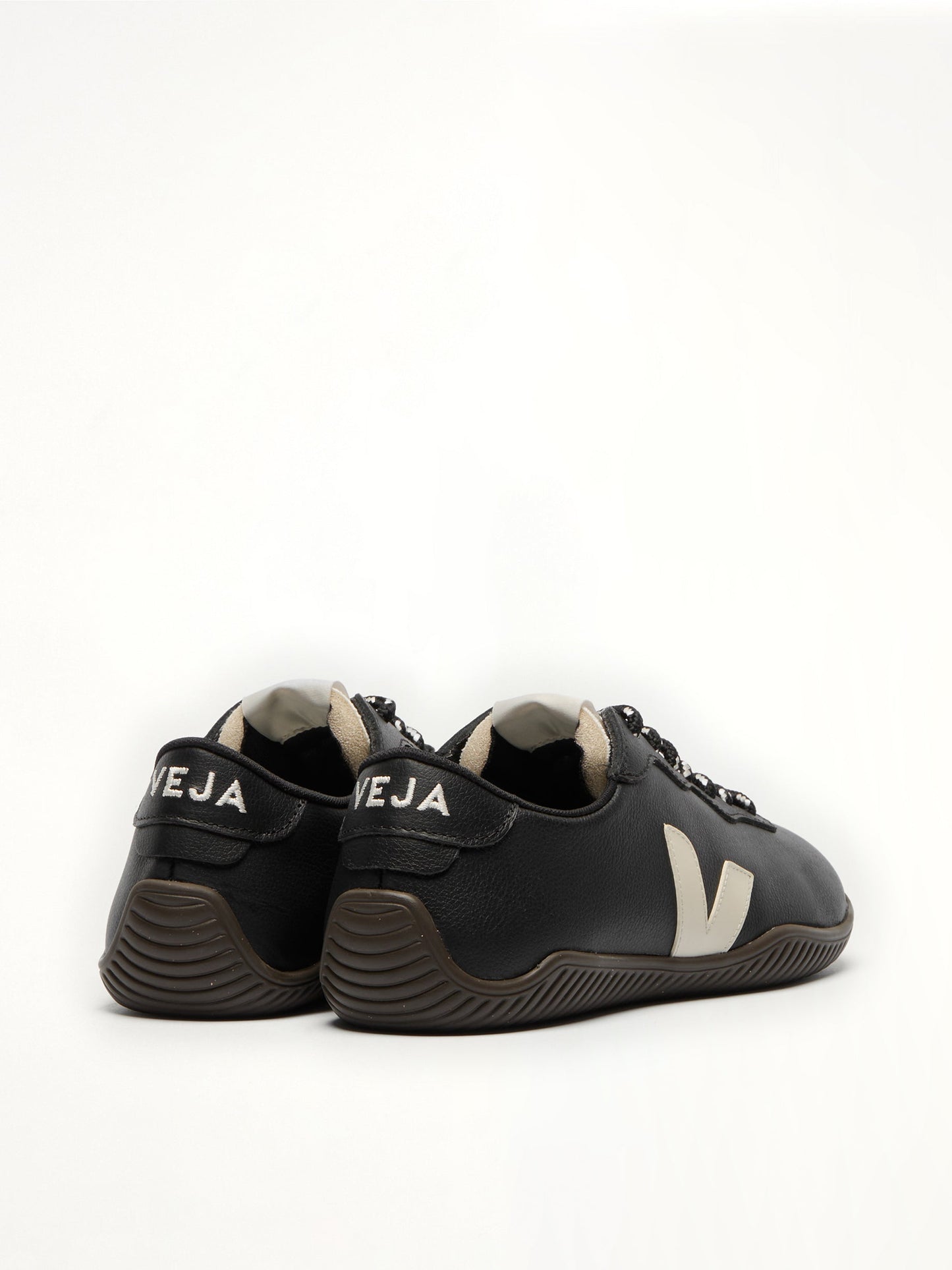 VEJA Jitsu Sneaker (Black)