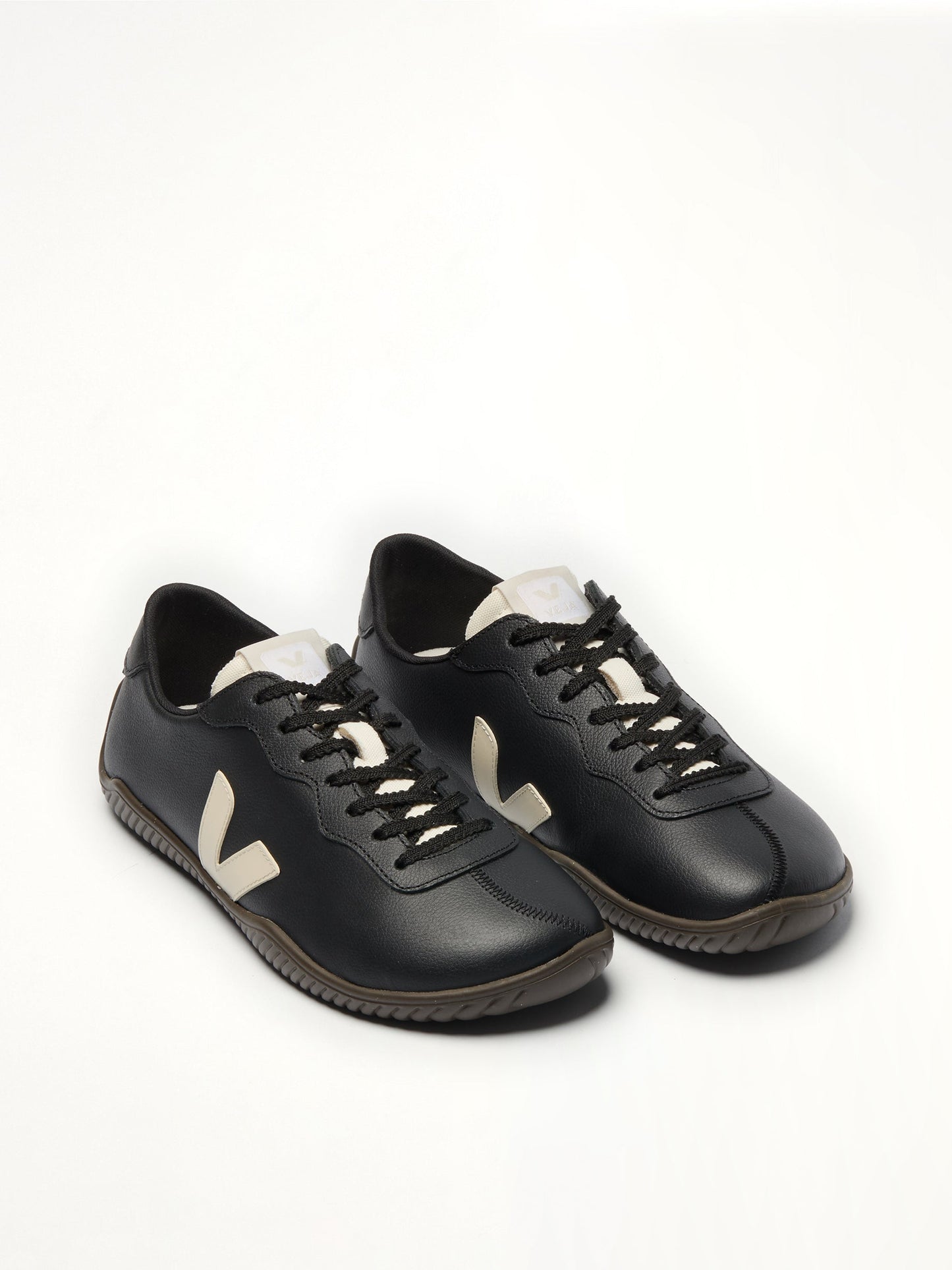 VEJA Jitsu Sneaker (Black)