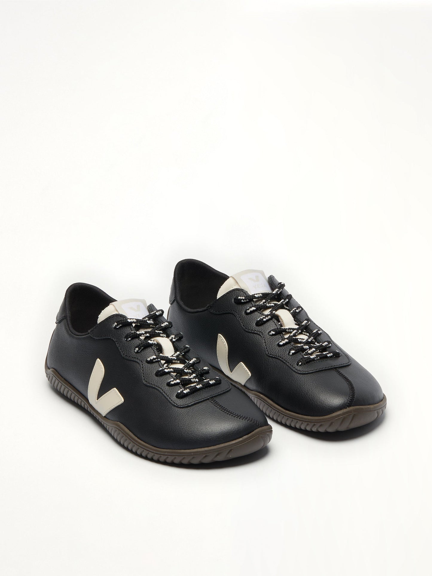 VEJA Jitsu Sneaker (Black)