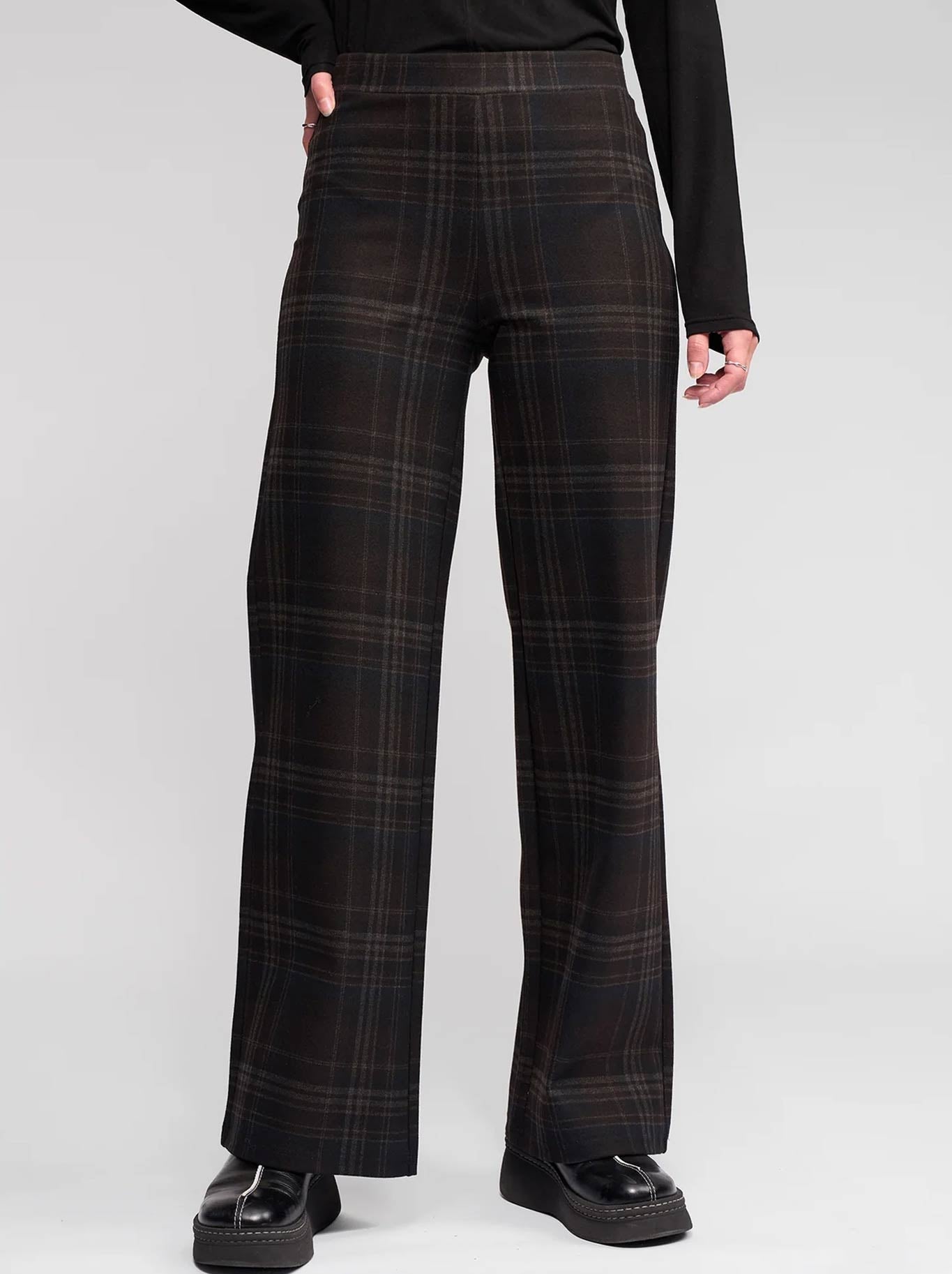 Image of a model wearing Pants. Productname: Vassalli Loft Wide Leg Pull On Pant in Hugo colour by brand - Vassalli